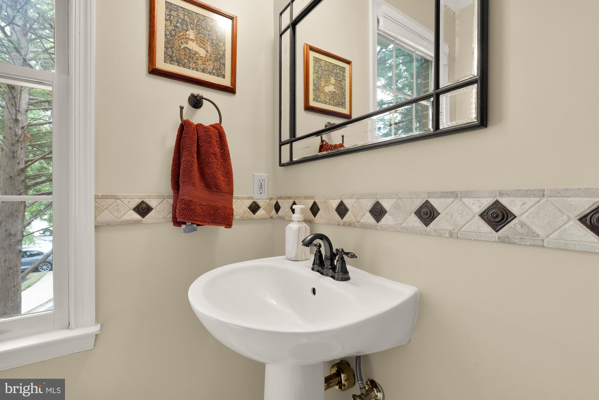 WHITLEY PARK CONDOMINIUM - Residential