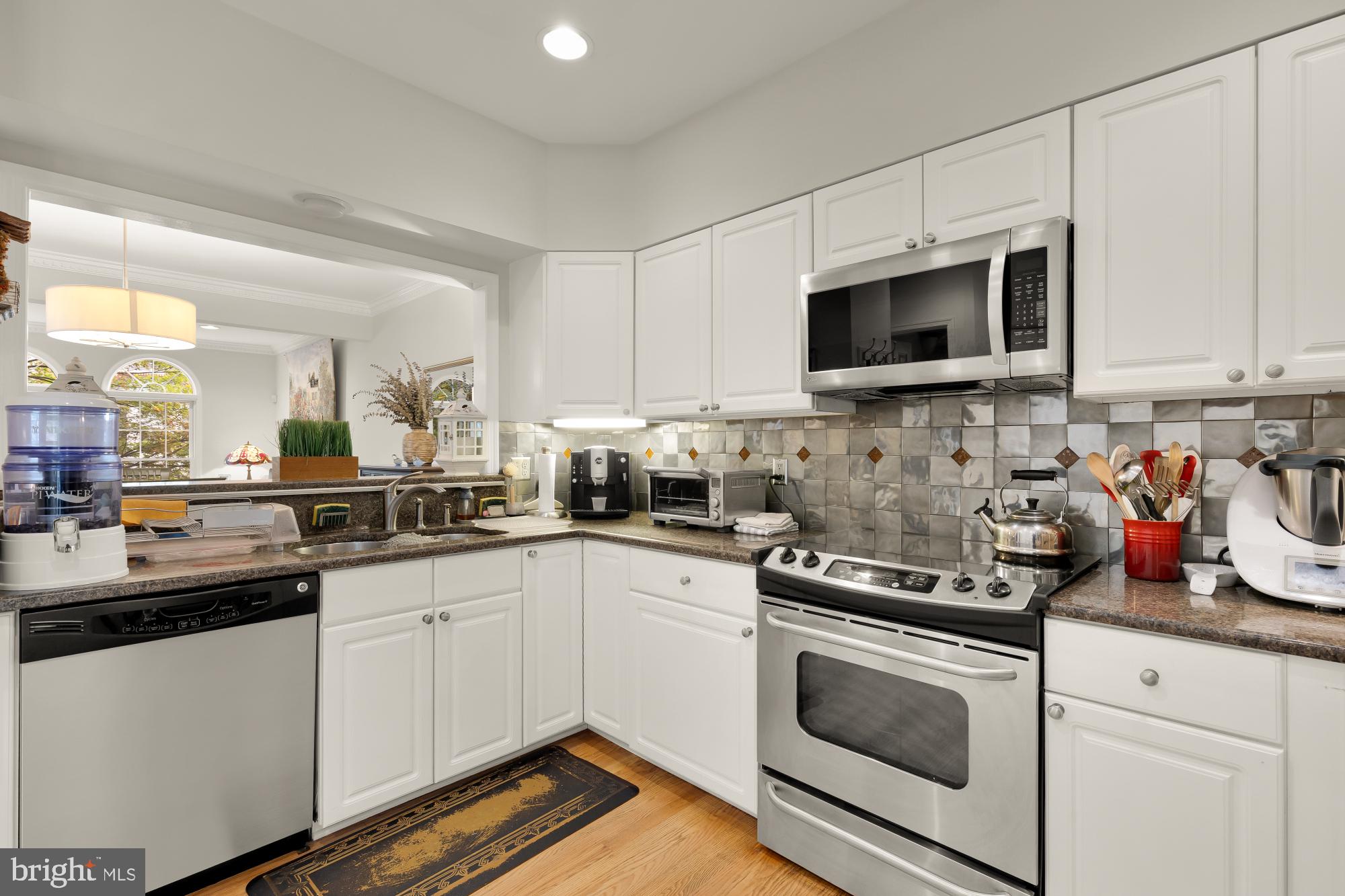 WHITLEY PARK CONDOMINIUM - Residential