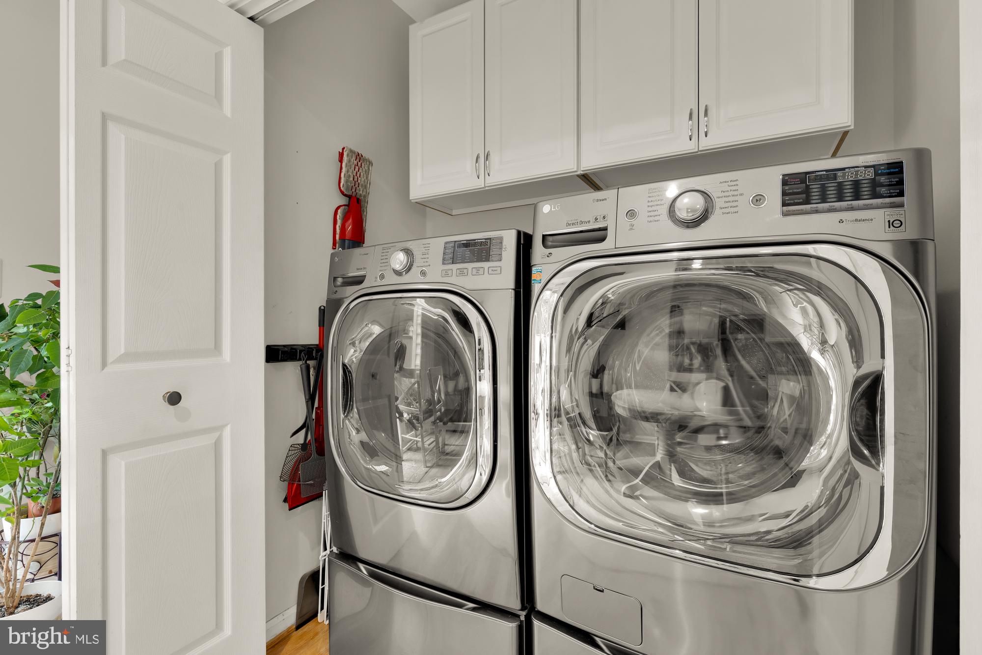 WHITLEY PARK CONDOMINIUM - Residential