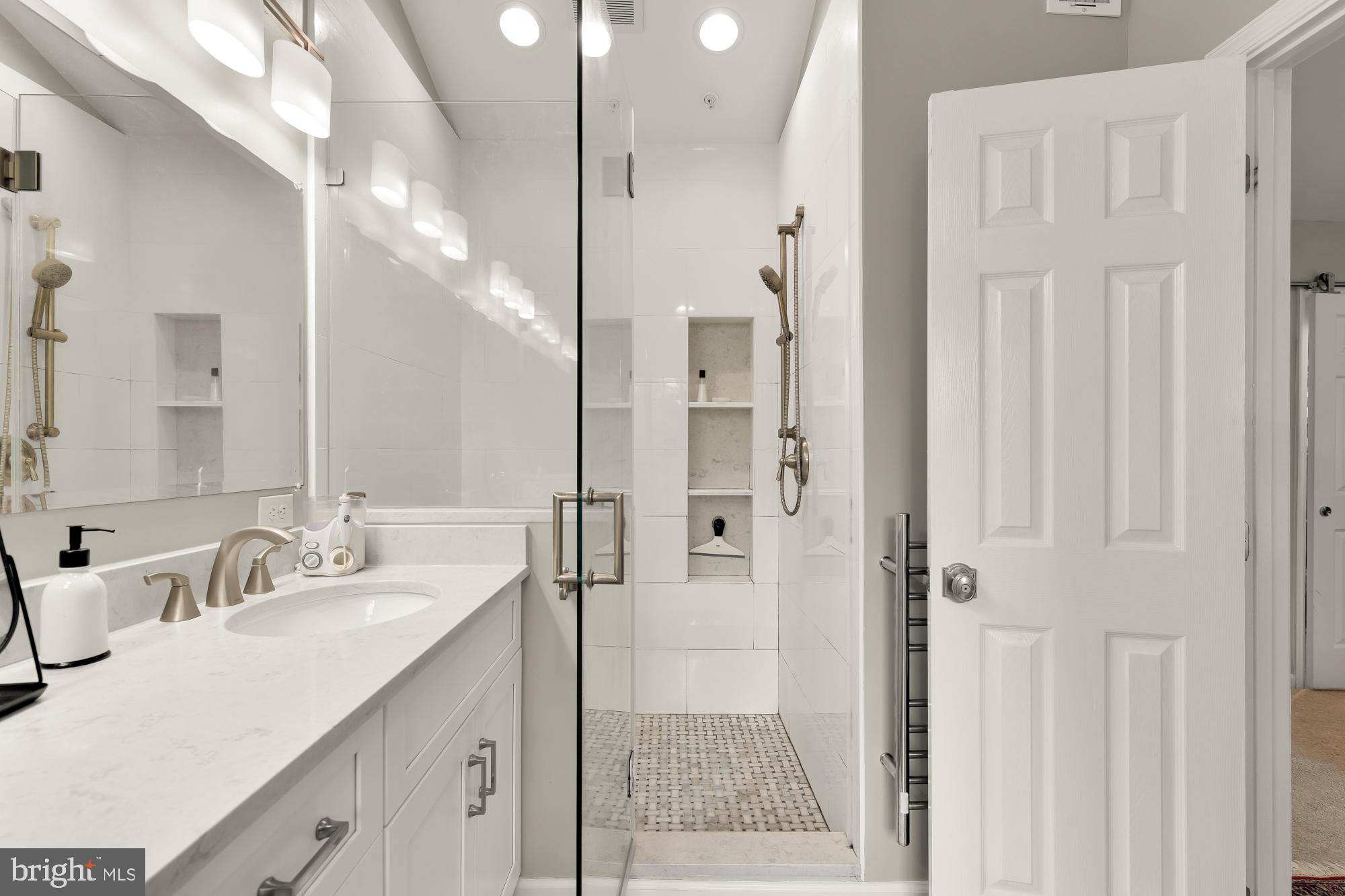 WHITLEY PARK CONDOMINIUM - Residential