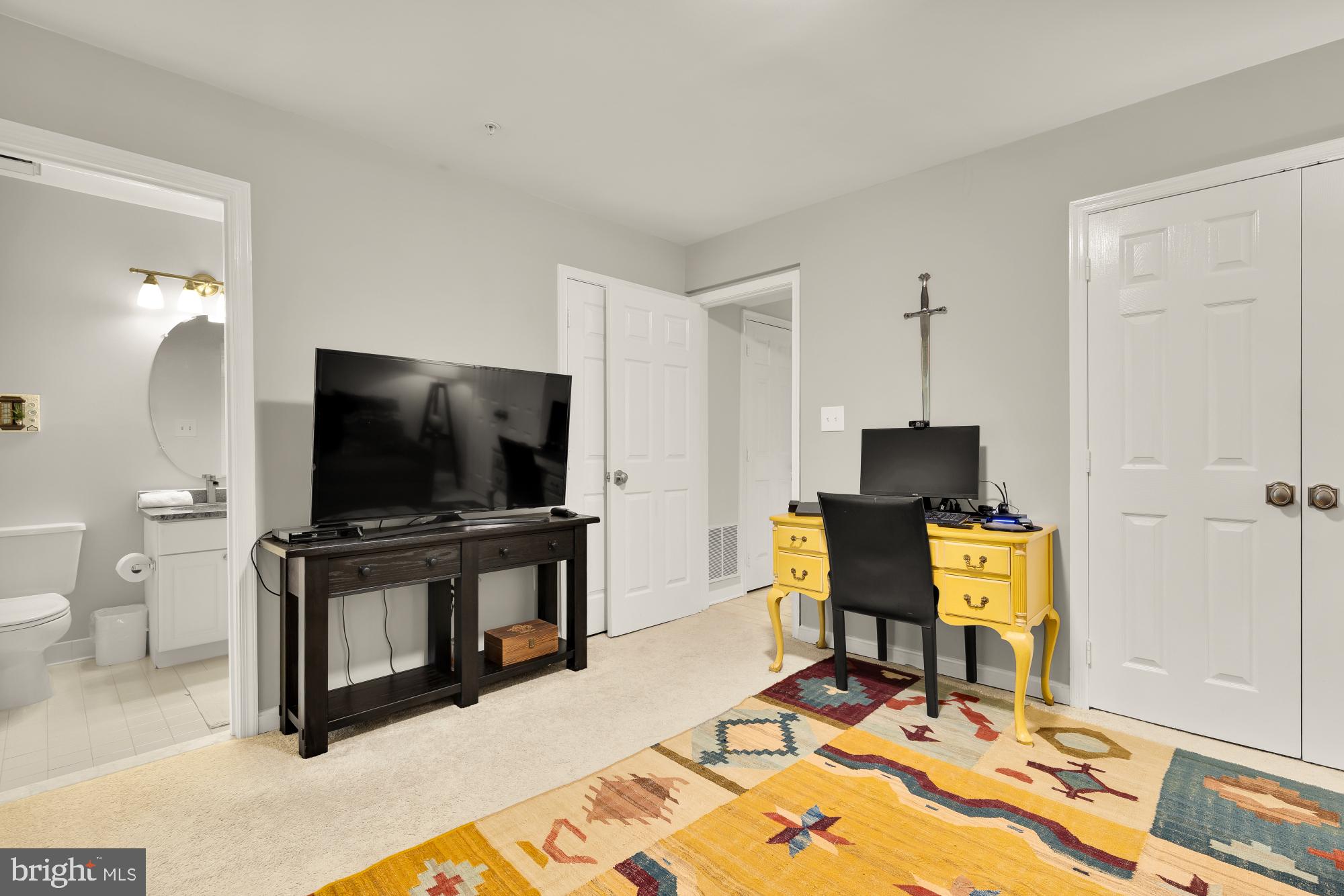 WHITLEY PARK CONDOMINIUM - Residential