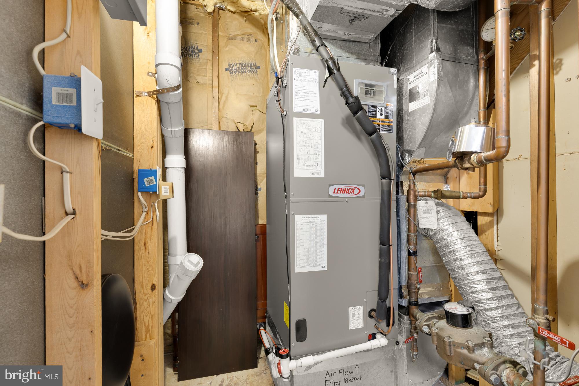 WHITLEY PARK CONDOMINIUM - Residential