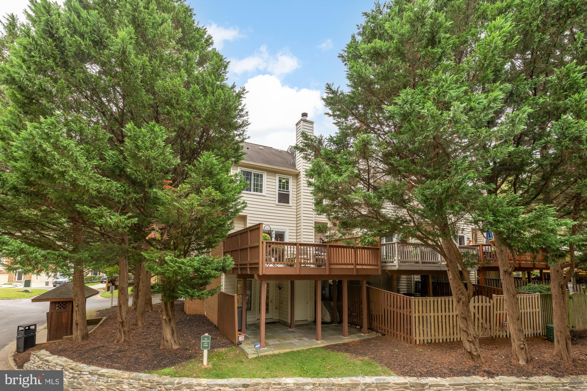 WHITLEY PARK CONDOMINIUM - Residential