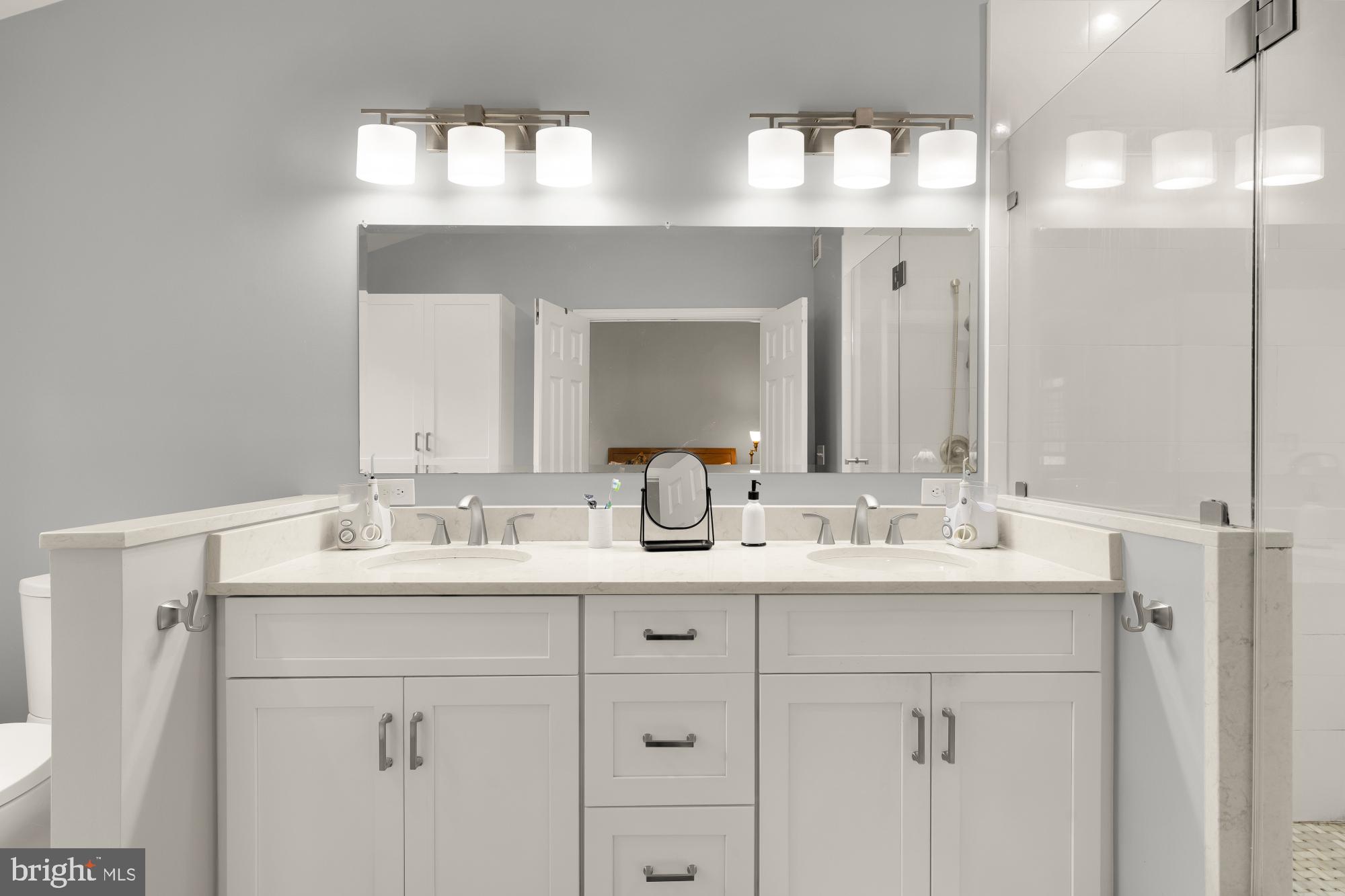 WHITLEY PARK CONDOMINIUM - Residential