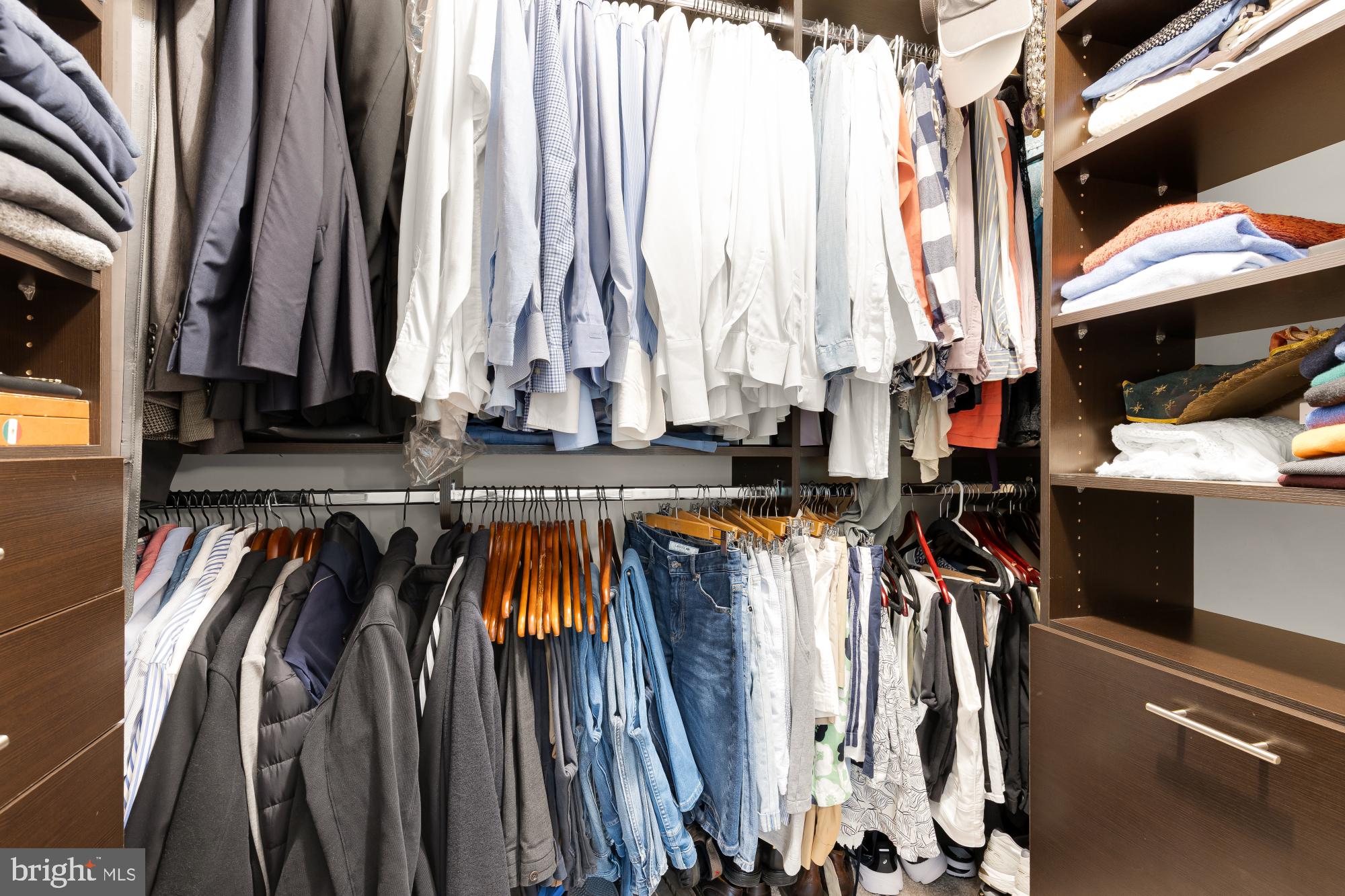 WHITLEY PARK CONDOMINIUM - Residential