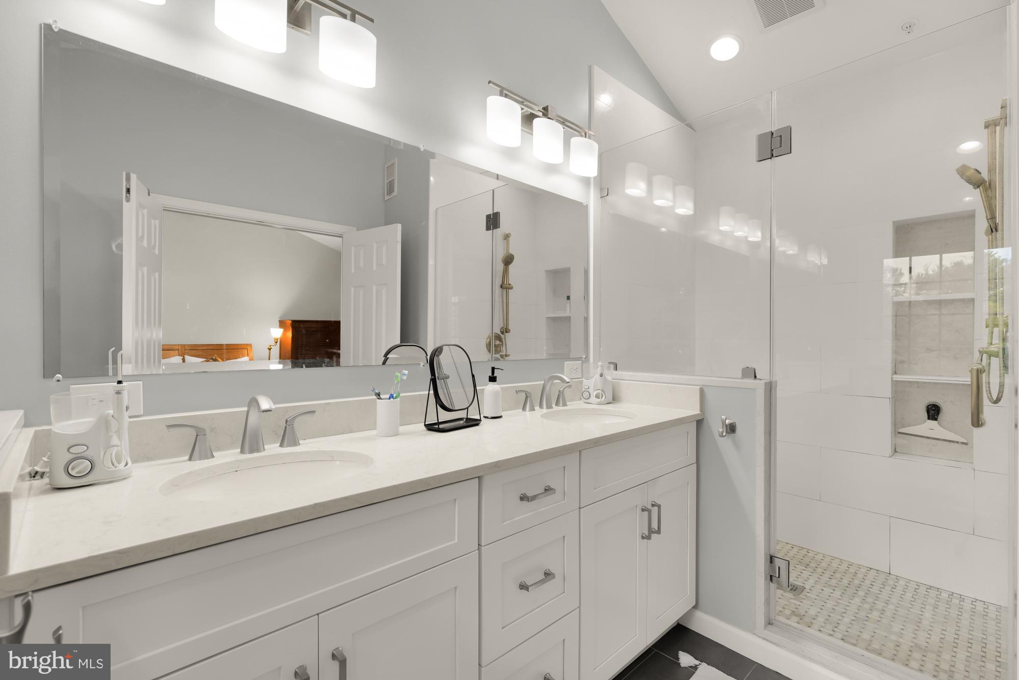 WHITLEY PARK CONDOMINIUM - Residential