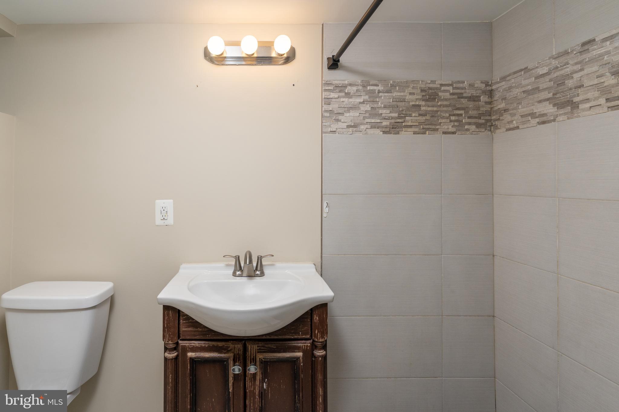 NEW NORTHWOOD - Residential Lease