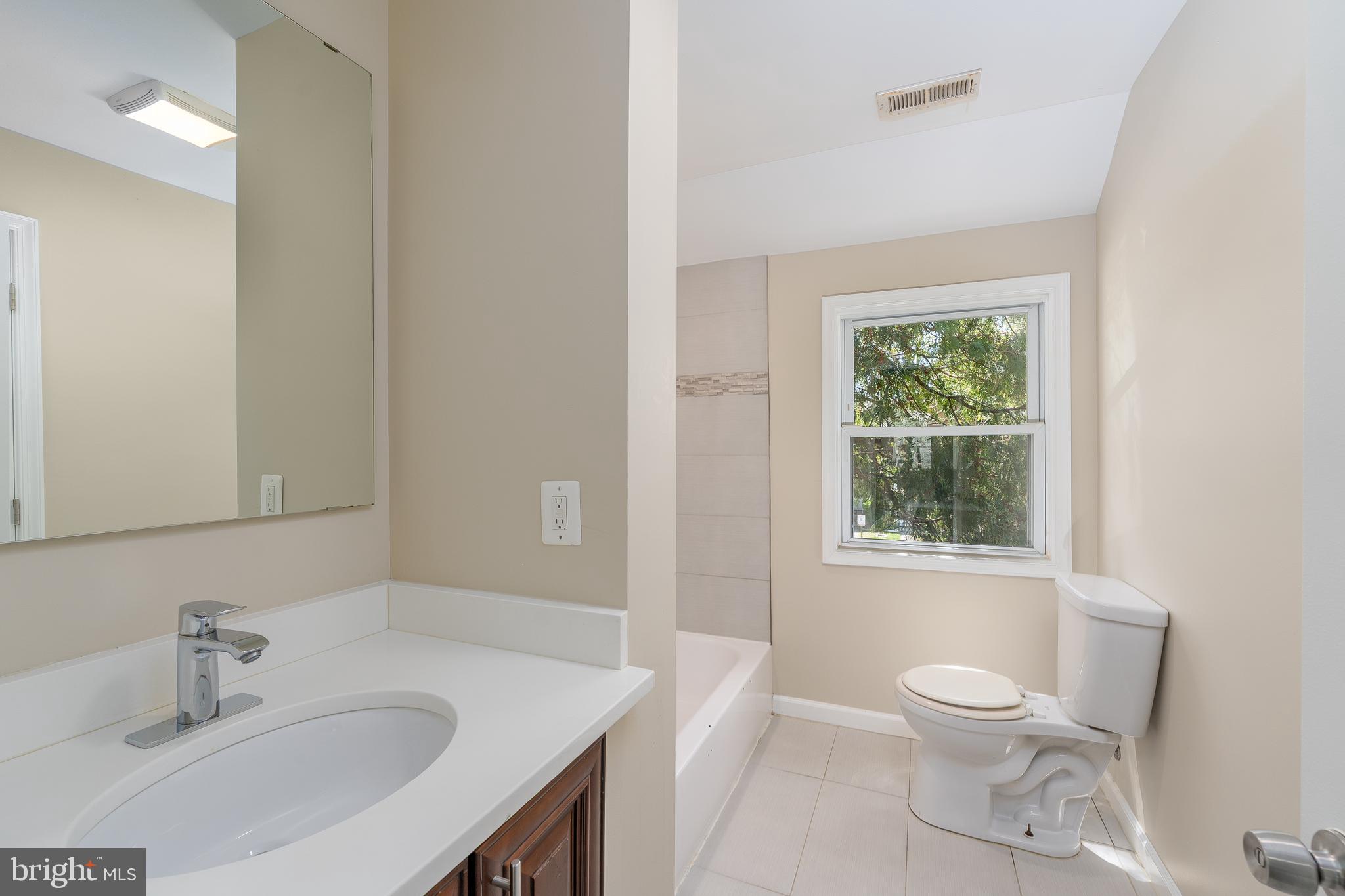 NEW NORTHWOOD - Residential Lease