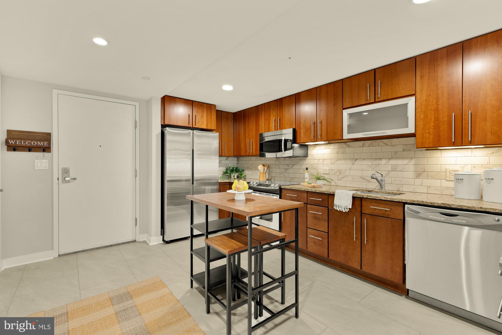 1025 1ST SE 104