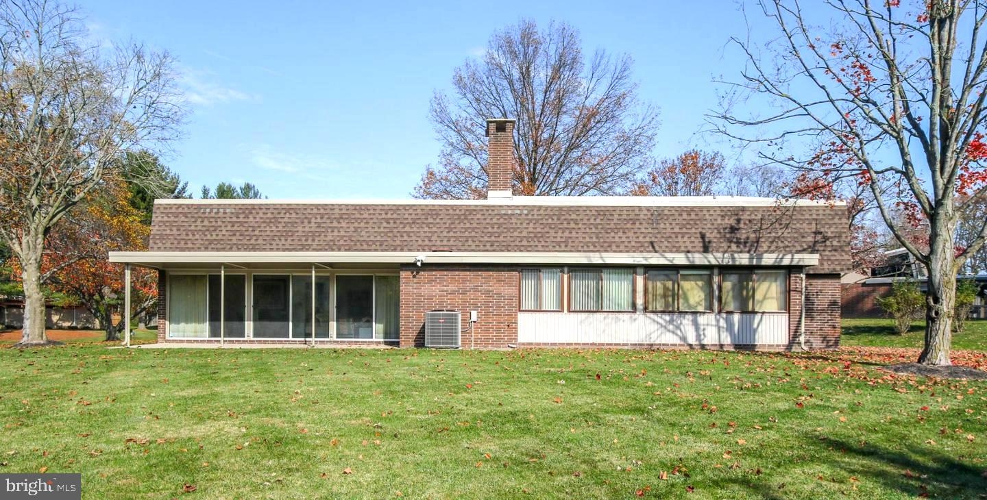 7 STONE HOLLOW COURT