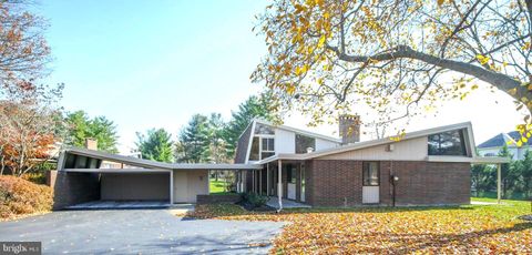 7 STONE HOLLOW COURT PIKESVILLE MD 21208