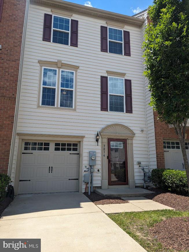 HOWARD SQUARE - Residential Lease