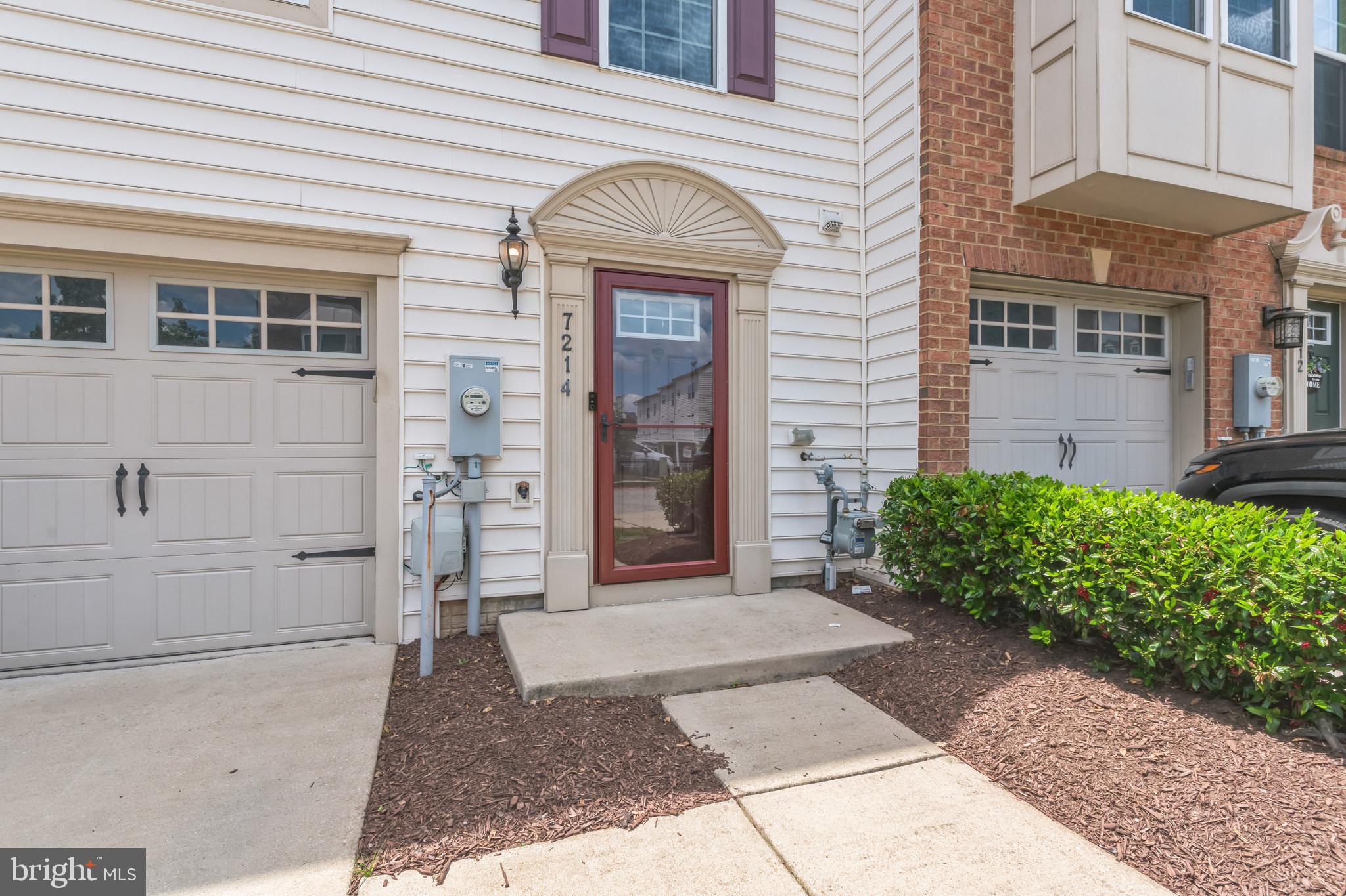 HOWARD SQUARE - Residential Lease