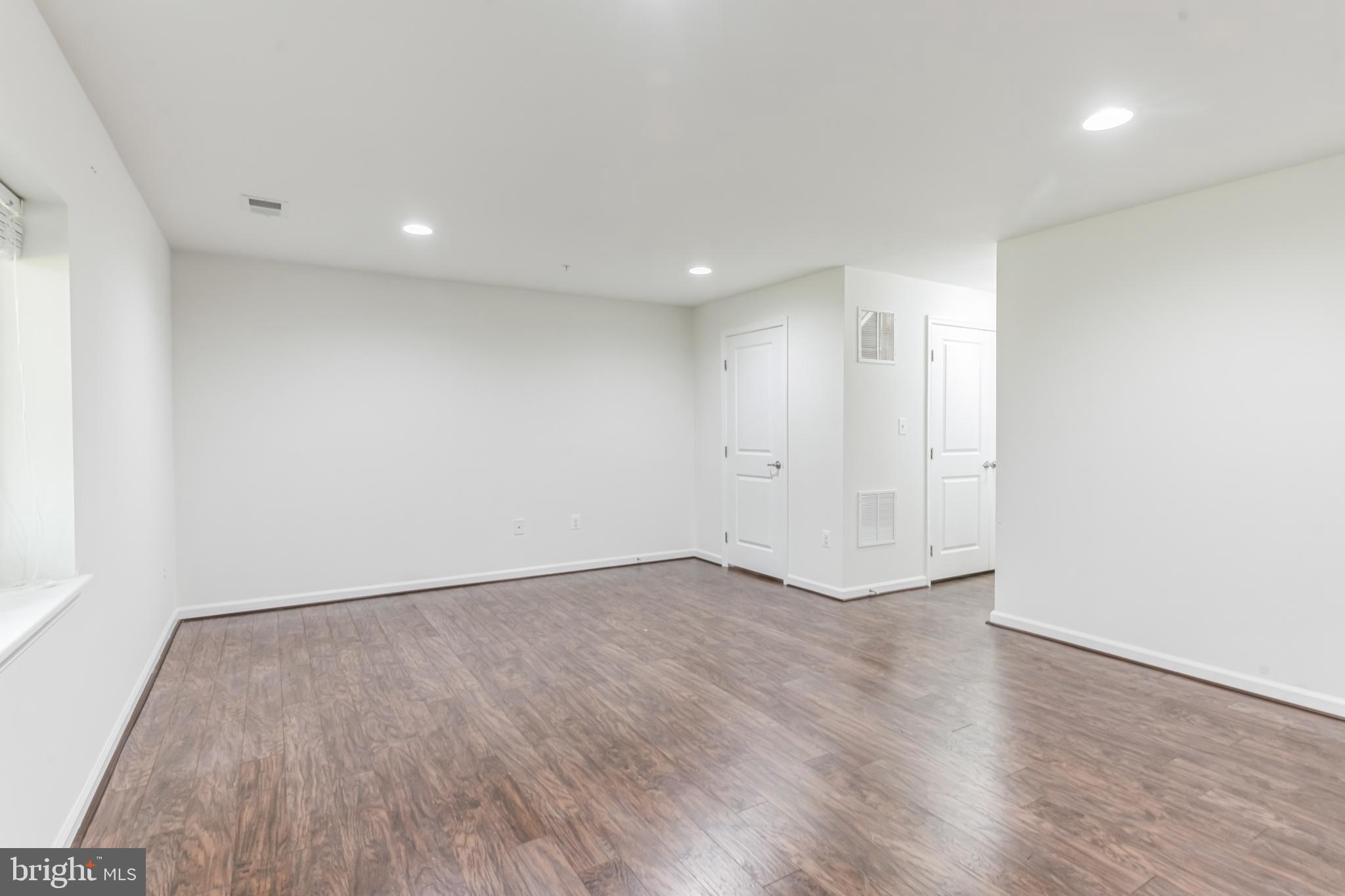 HOWARD SQUARE - Residential Lease