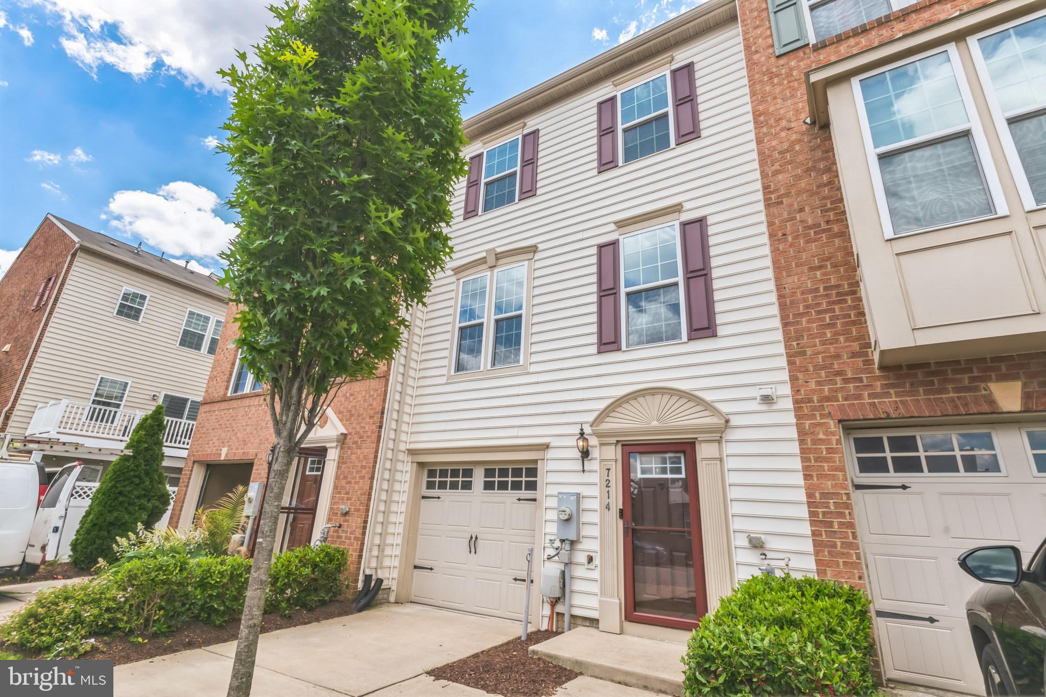 HOWARD SQUARE - Residential Lease