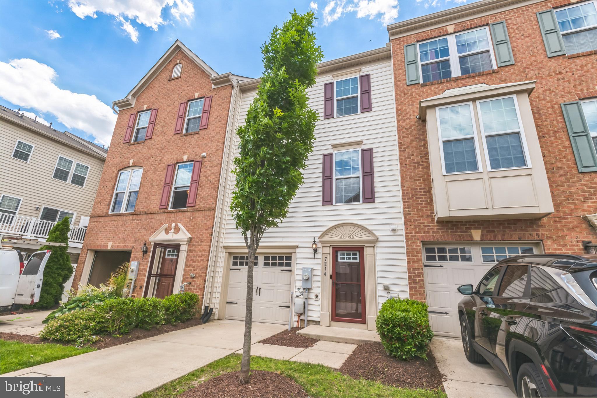 HOWARD SQUARE - Residential Lease