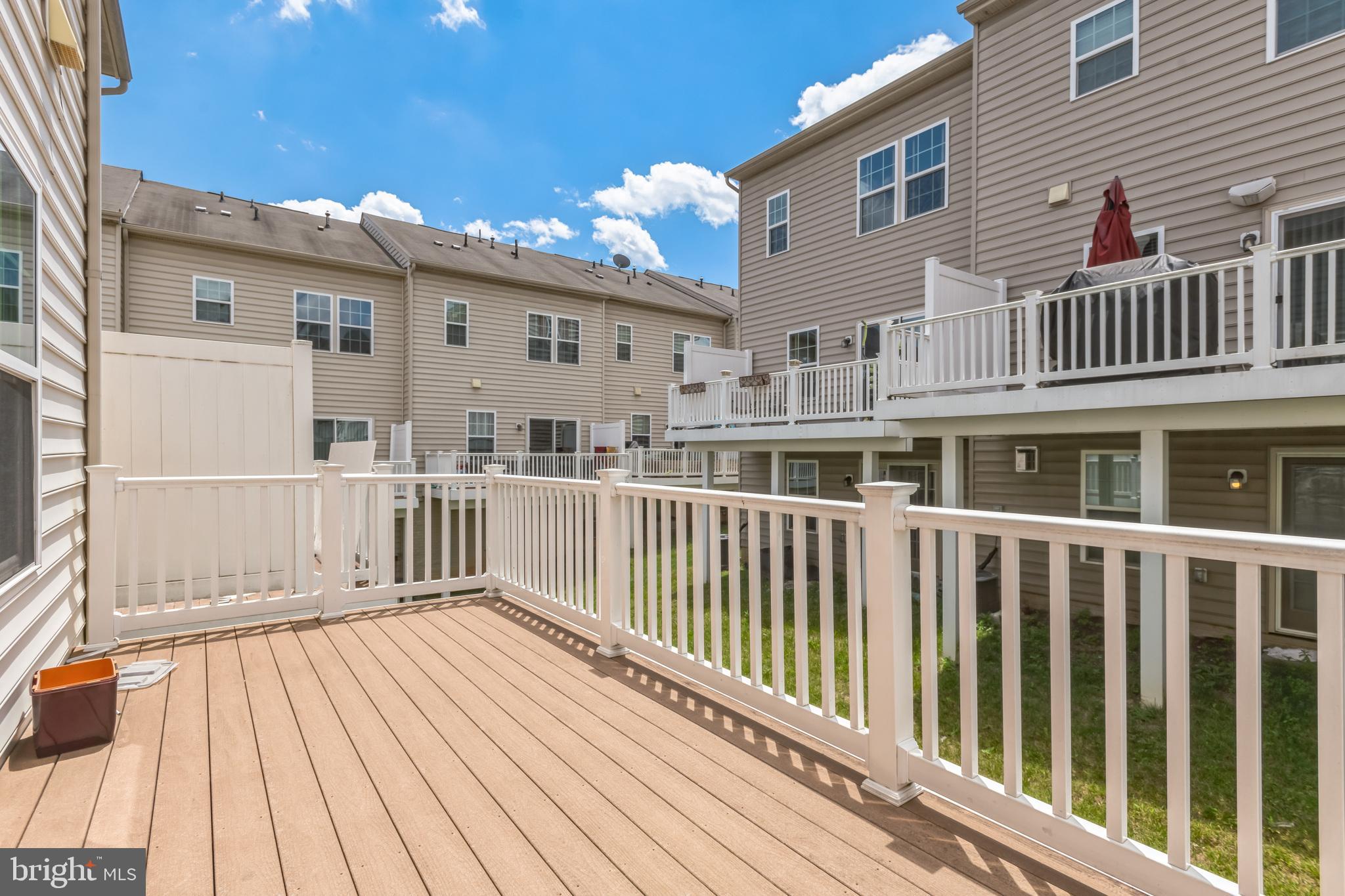 HOWARD SQUARE - Residential Lease