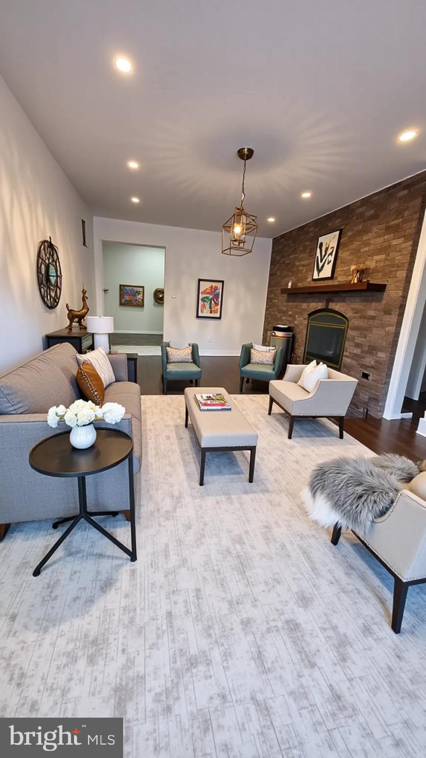 MINNIEVILLE MANOR - Residential