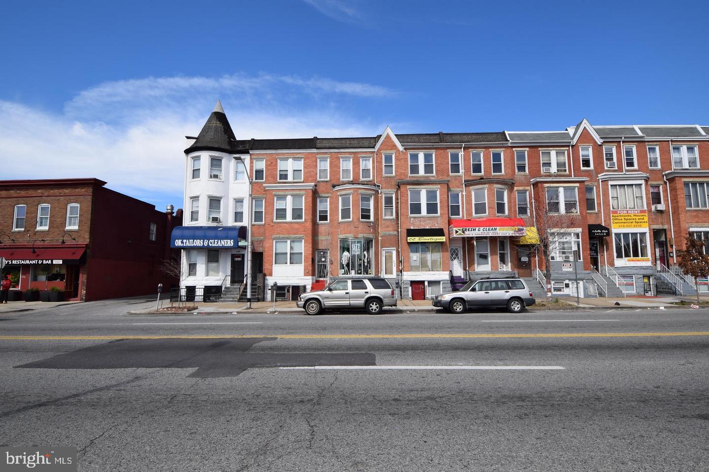 SUNNY AND FRESH ONE BEDROOM WITH LARGE EAT IN KITCHEN WITH ADDITIONAL REAR ENTRY IN CHARLES VILLAGE, MOMENTS FROM JOHNS HOPKINS UNIVERSITY, PENN STATION AND DOWNTOWN!
CONVENIENT TO PUBLIC TRANSPORTATION.
OWNER REQUIRES A MINIMUM CREDIT SCORE OF 680