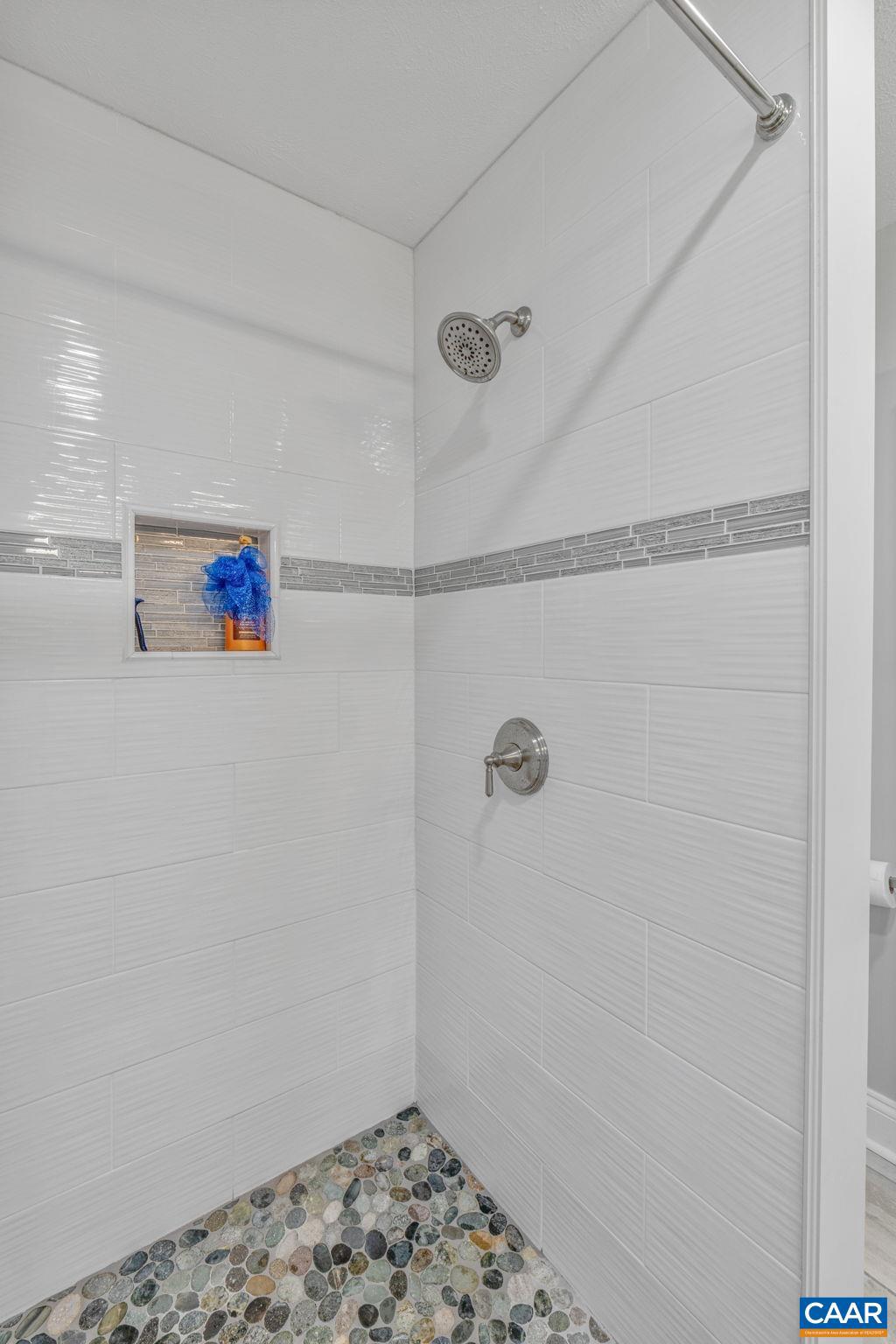 LAKE MONTICELLO - Residential