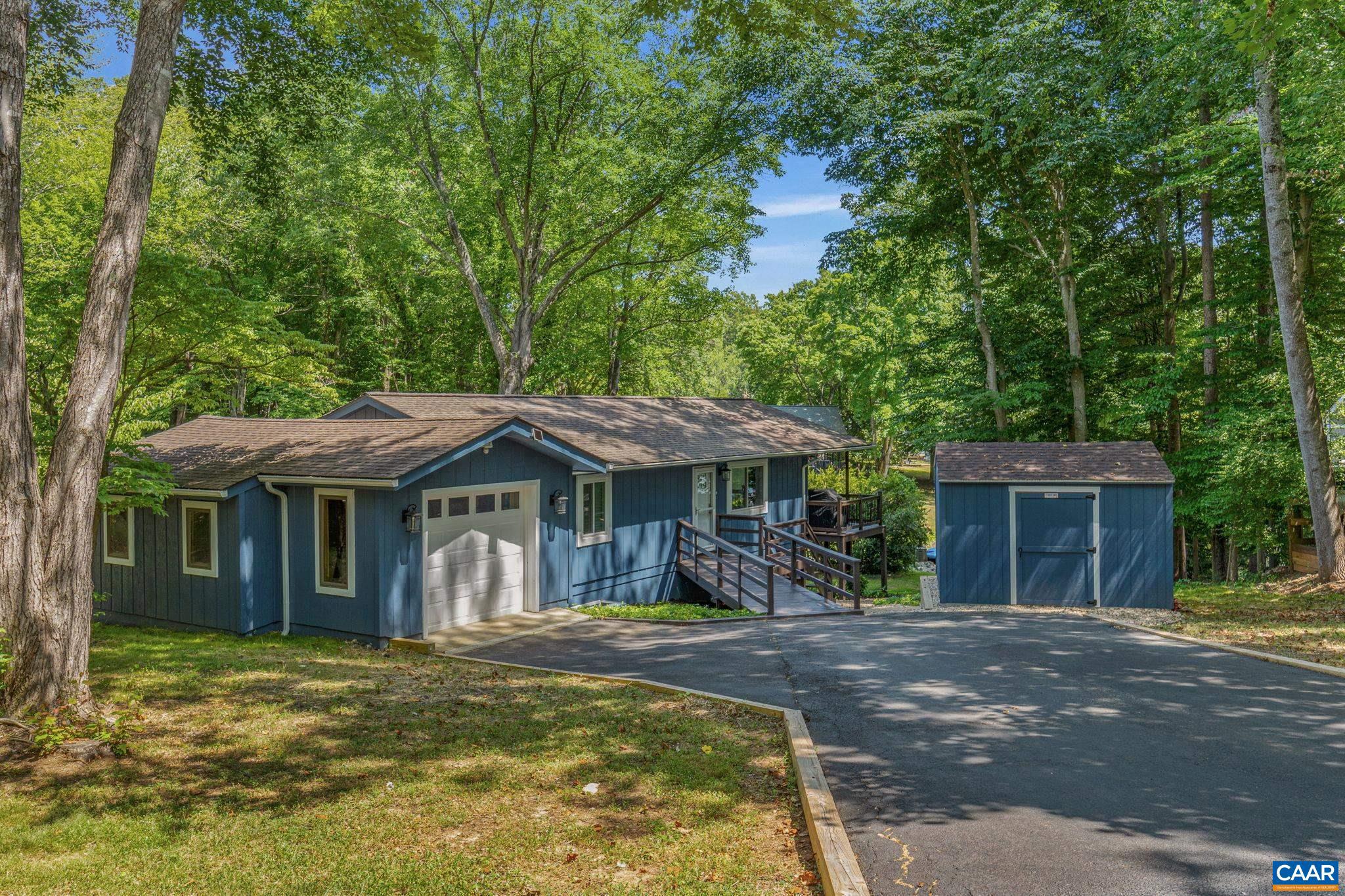 LAKE MONTICELLO - Residential