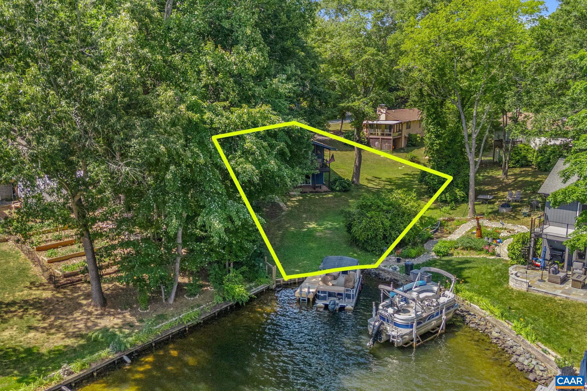 LAKE MONTICELLO - Residential