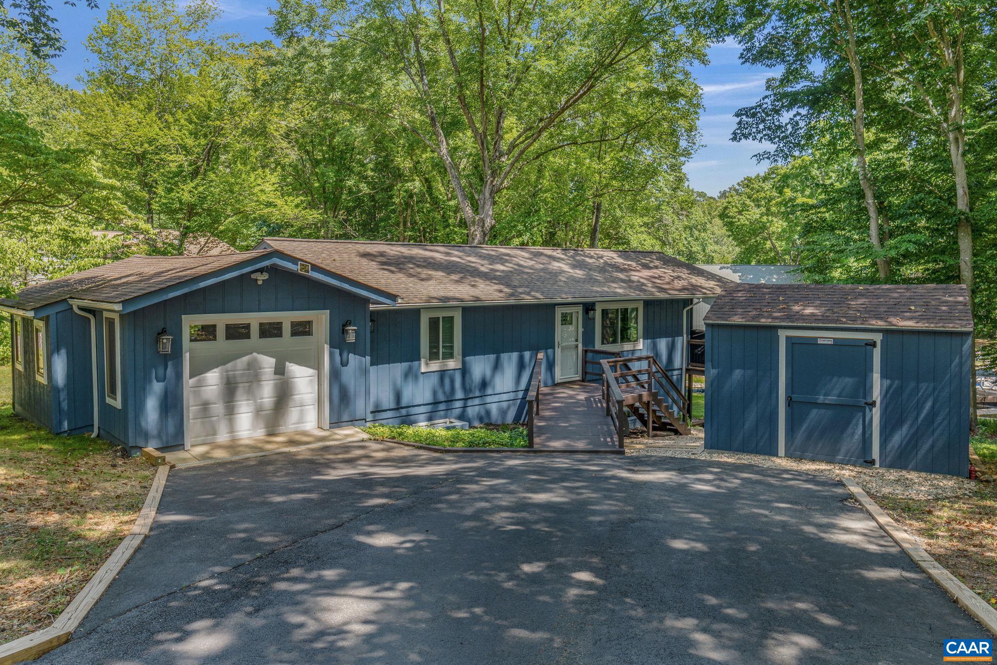 LAKE MONTICELLO - Residential