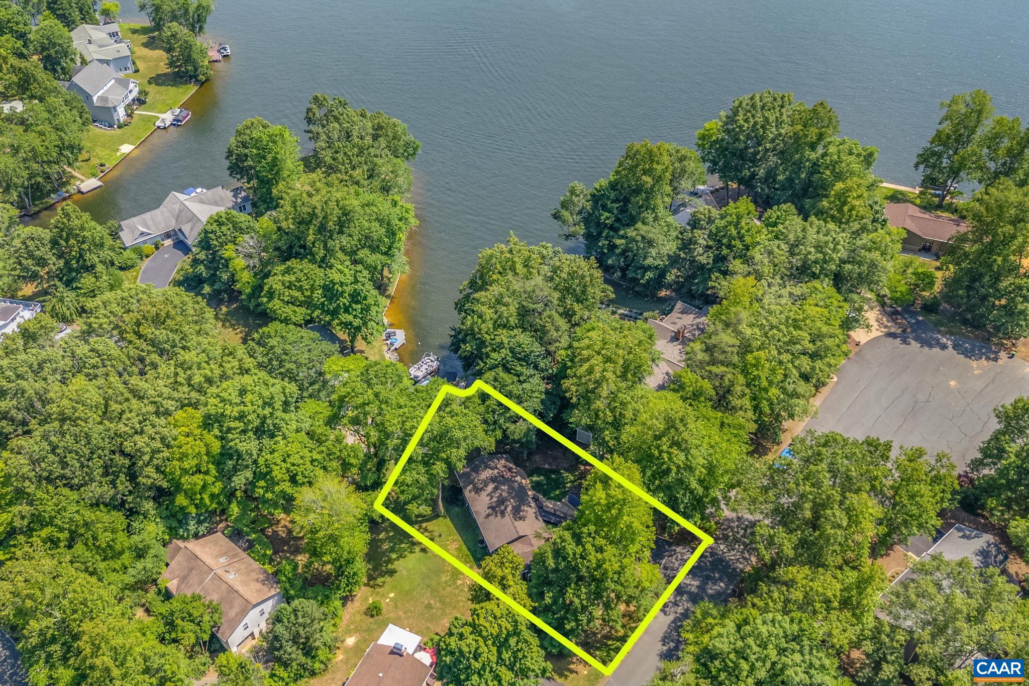 LAKE MONTICELLO - Residential