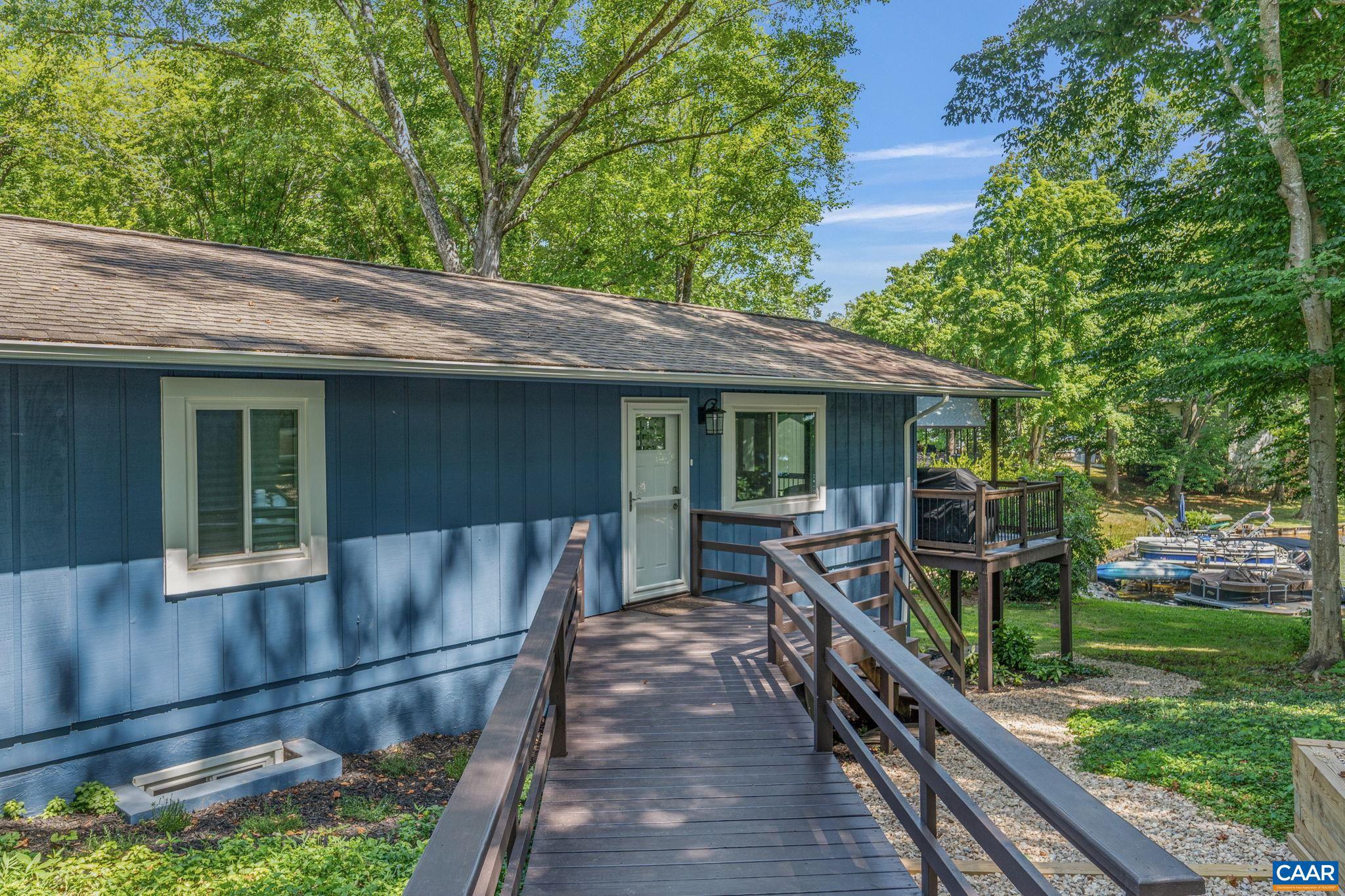 LAKE MONTICELLO - Residential