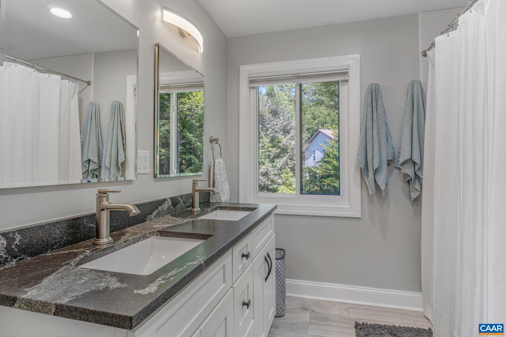 LAKE MONTICELLO - Residential