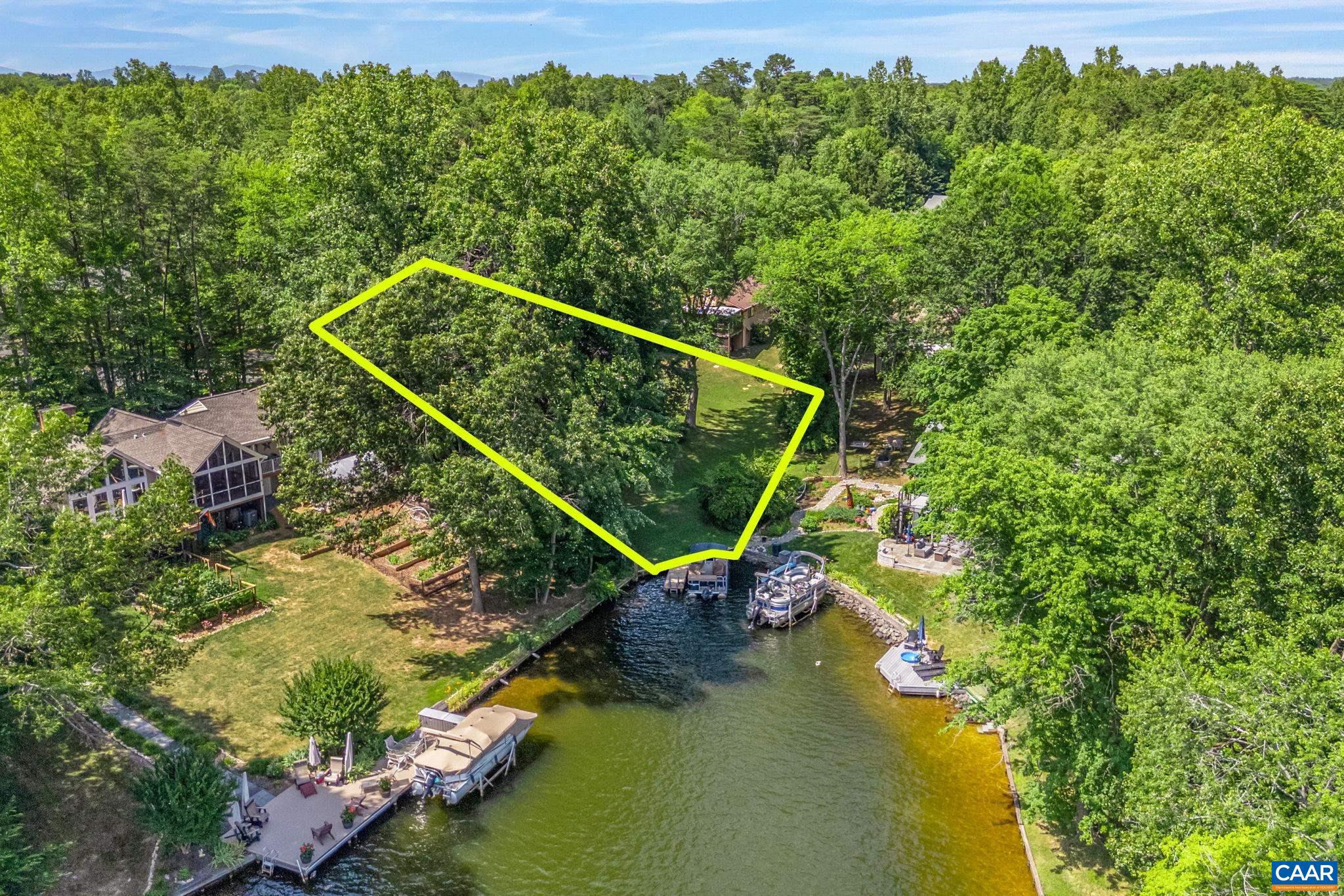 LAKE MONTICELLO - Residential