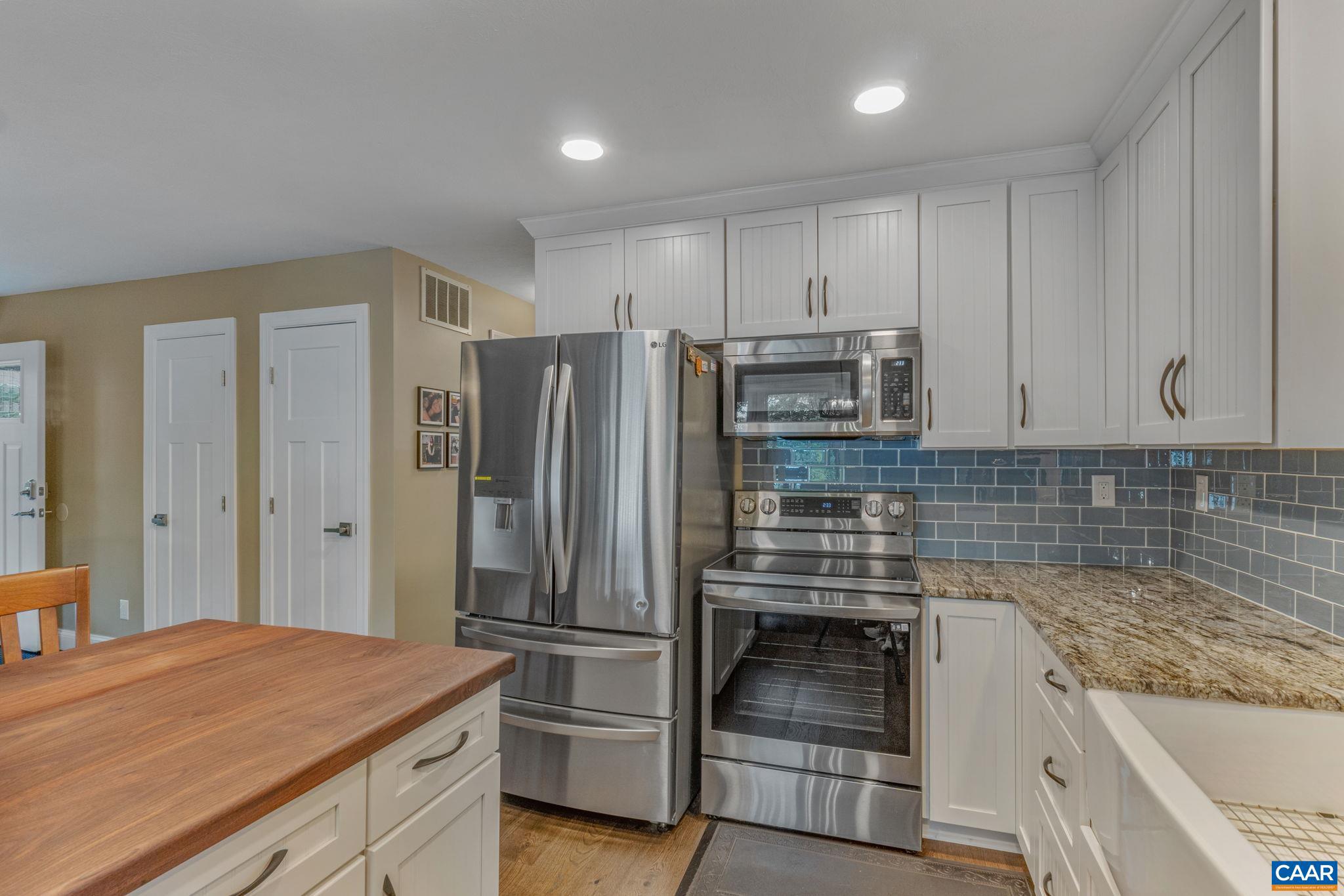 LAKE MONTICELLO - Residential