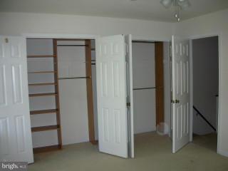 DOMINION SQUARE - Residential Lease