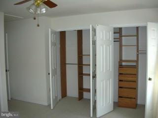 DOMINION SQUARE - Residential Lease