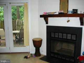 DOMINION SQUARE - Residential Lease