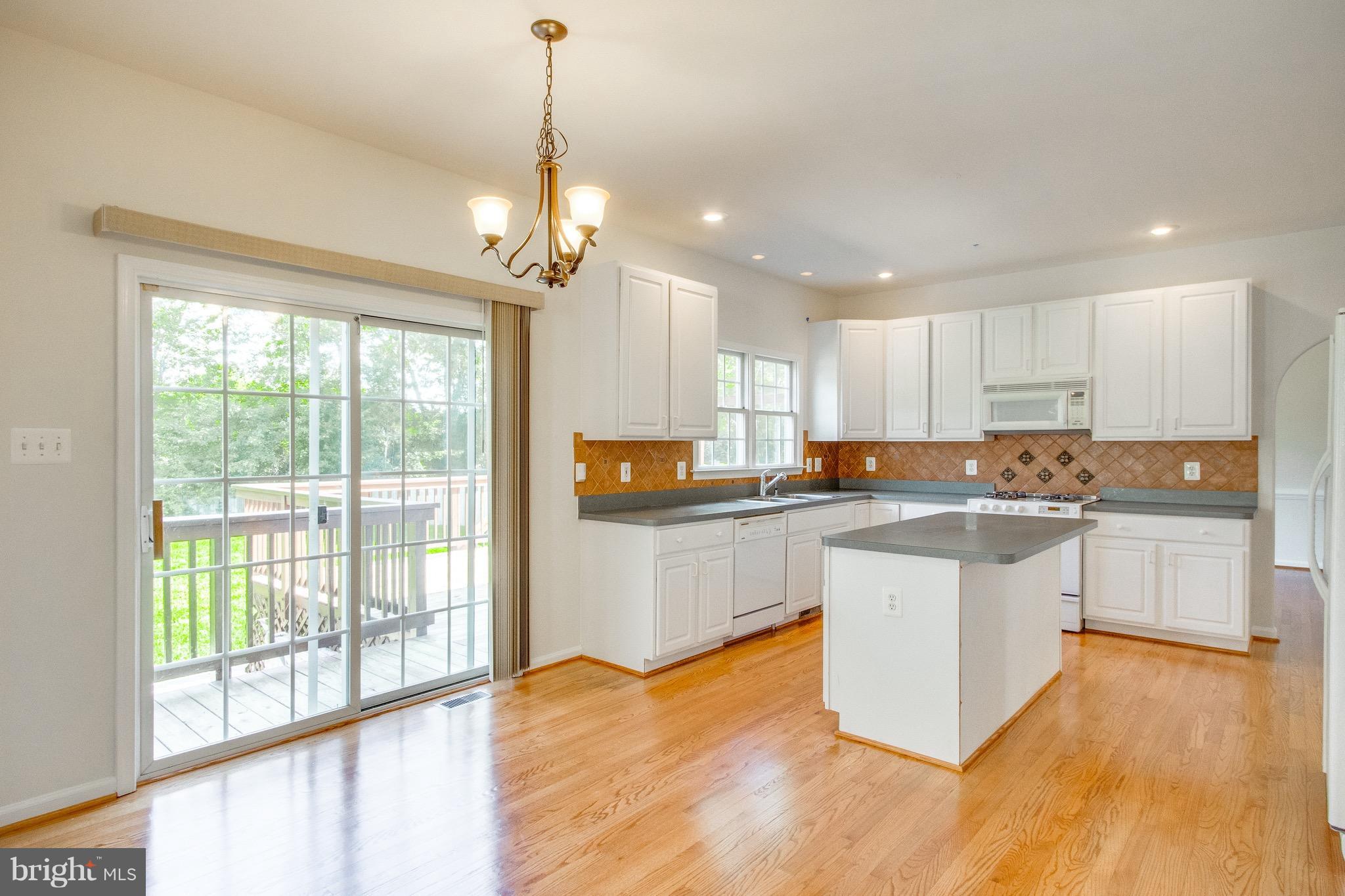 BROOKSTONE - Residential Lease