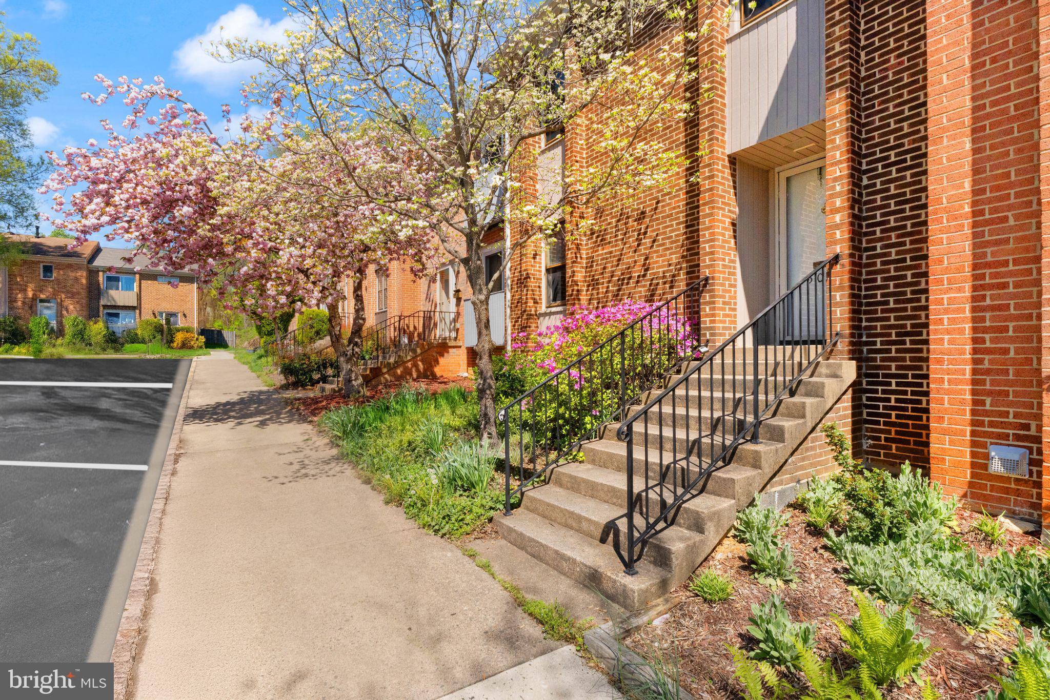 5043 CLIFFHAVEN DRIVE