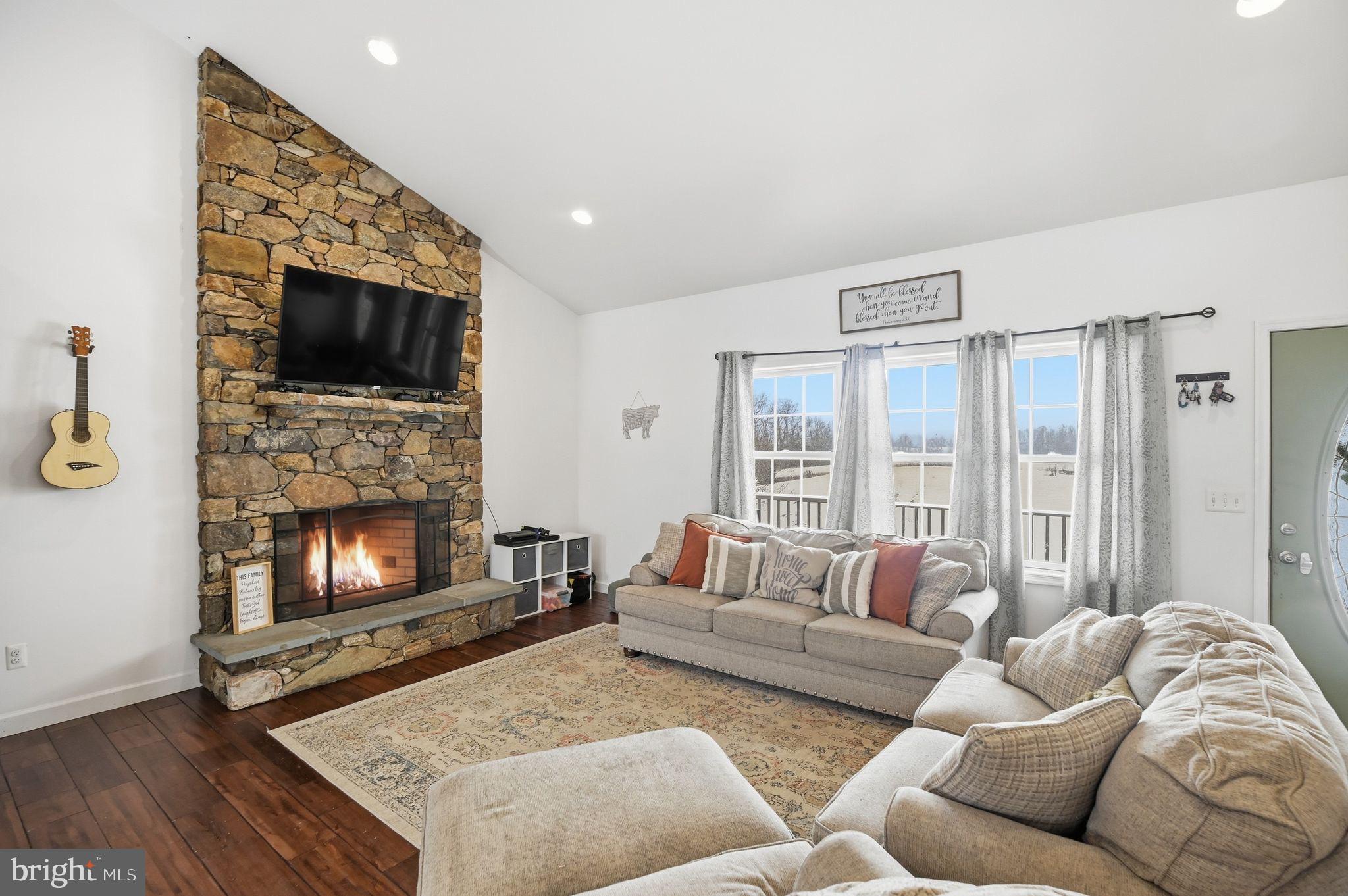 HAZEL RIVER - Residential