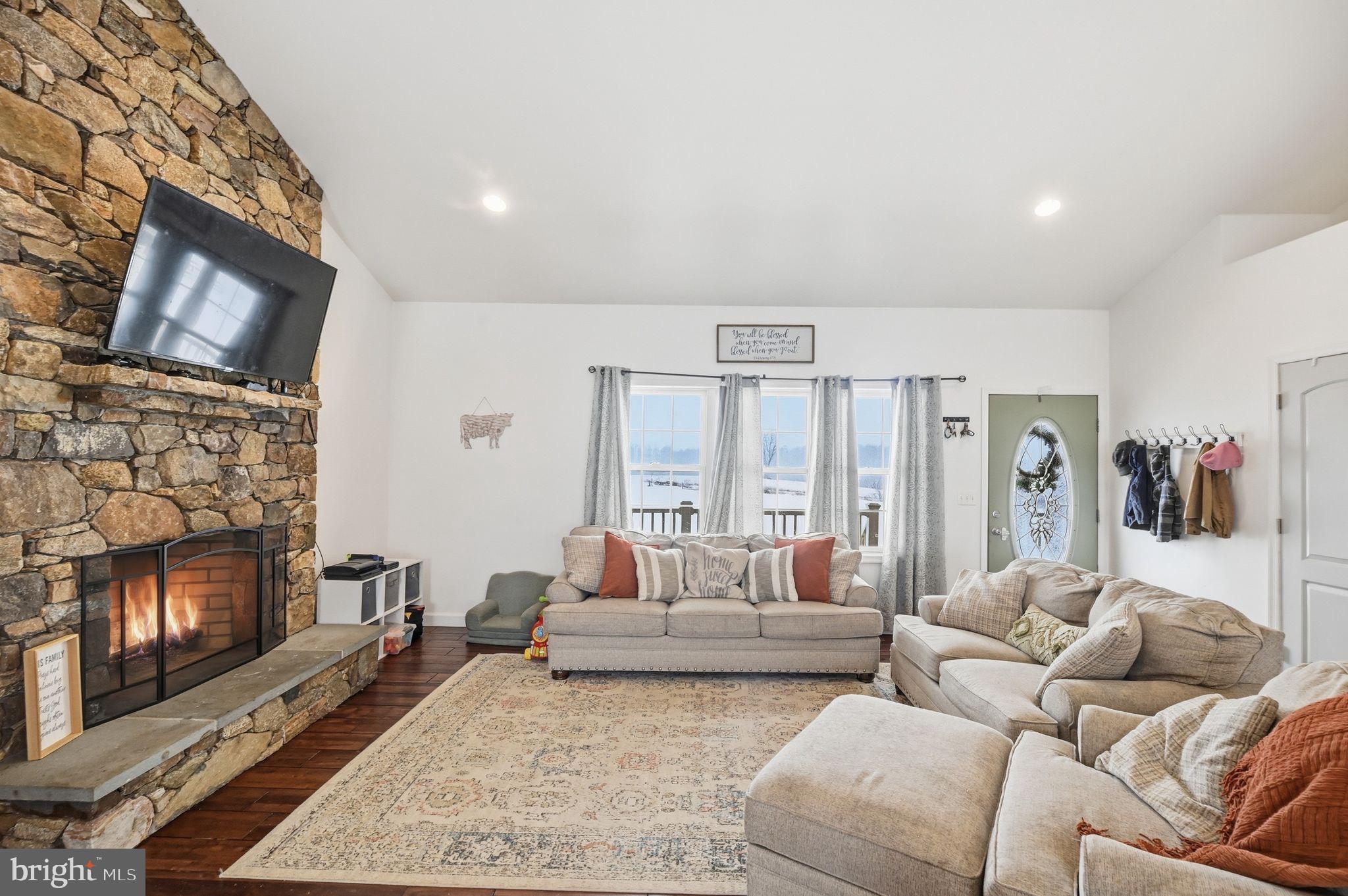 HAZEL RIVER - Residential