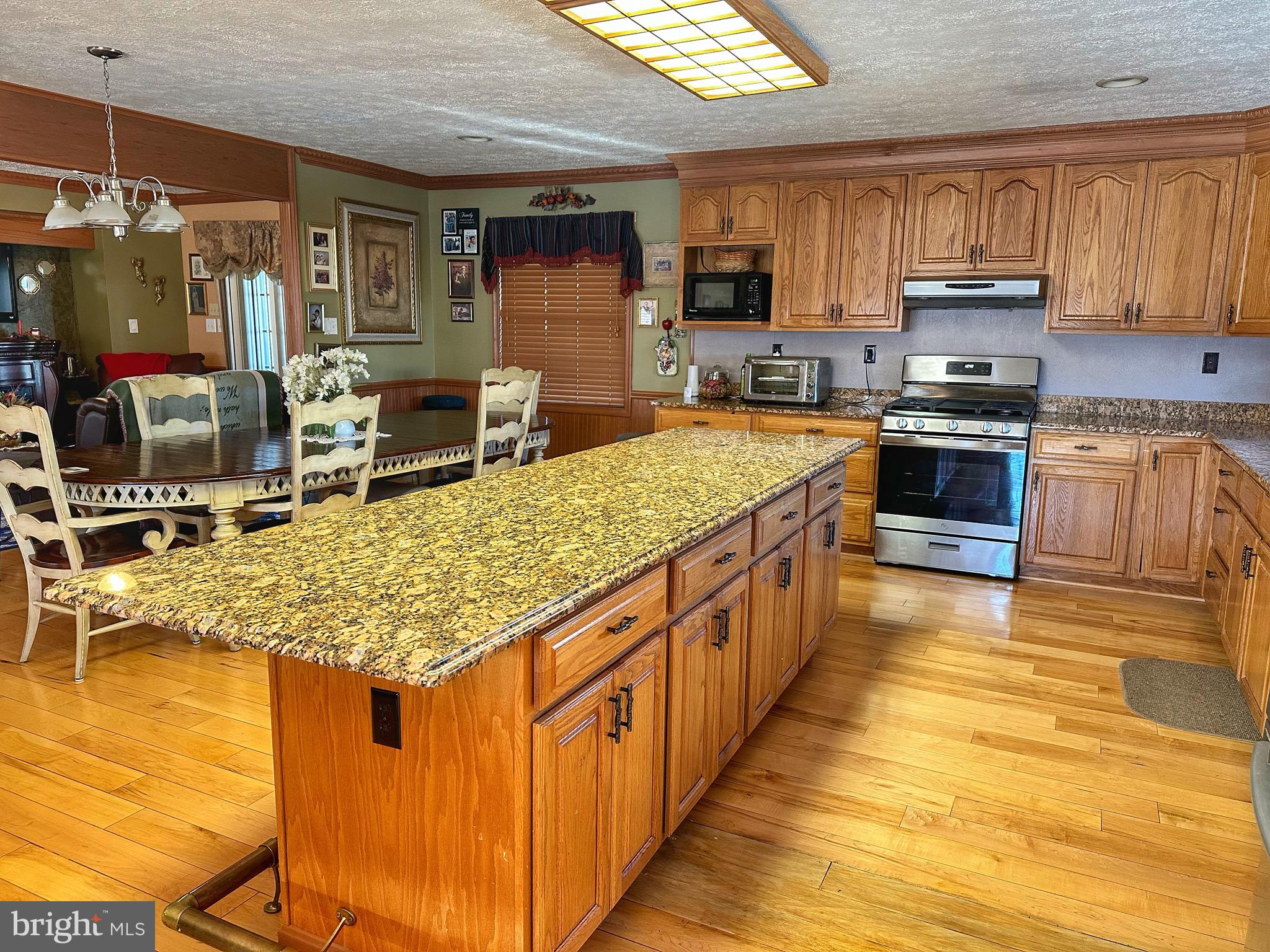 HARBOUR OAKS - Residential