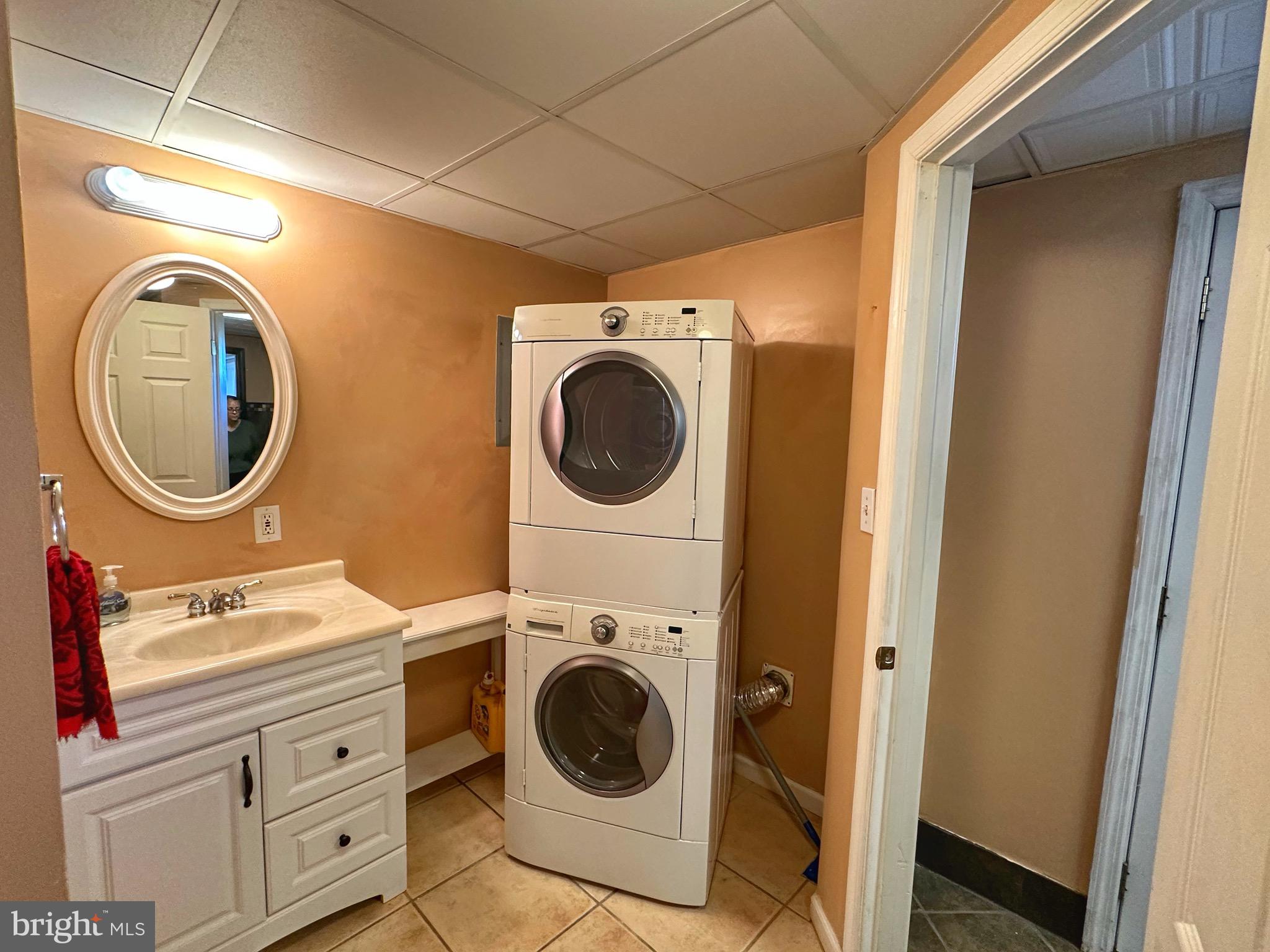 HARBOUR OAKS - Residential