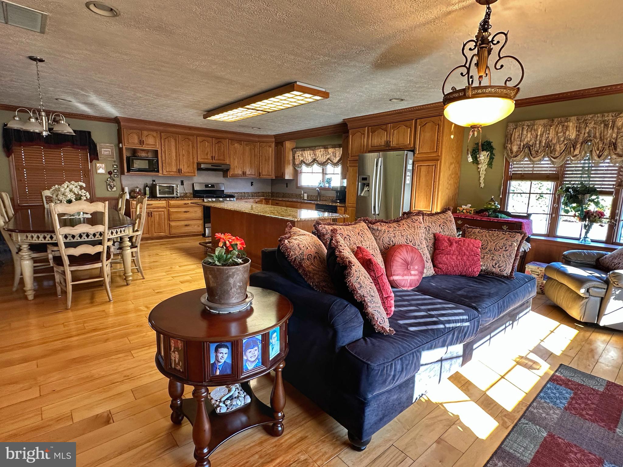 HARBOUR OAKS - Residential