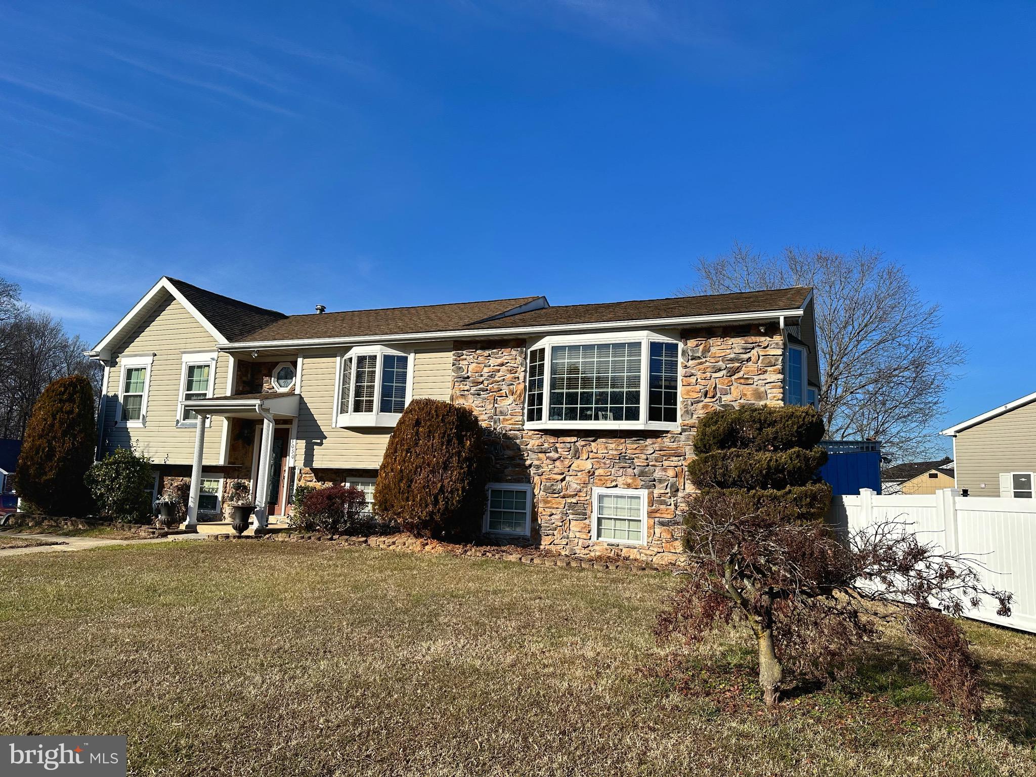 HARBOUR OAKS - Residential