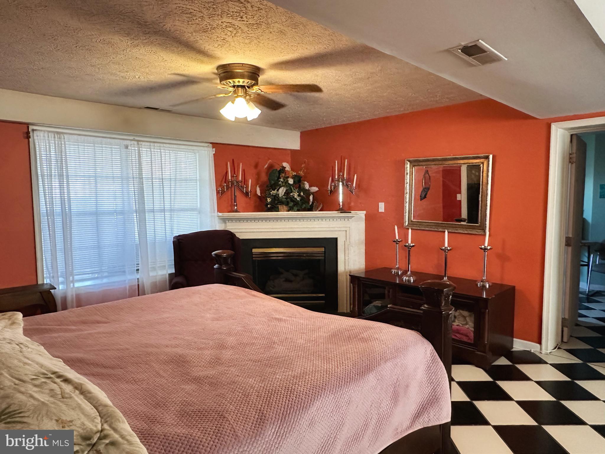 HARBOUR OAKS - Residential