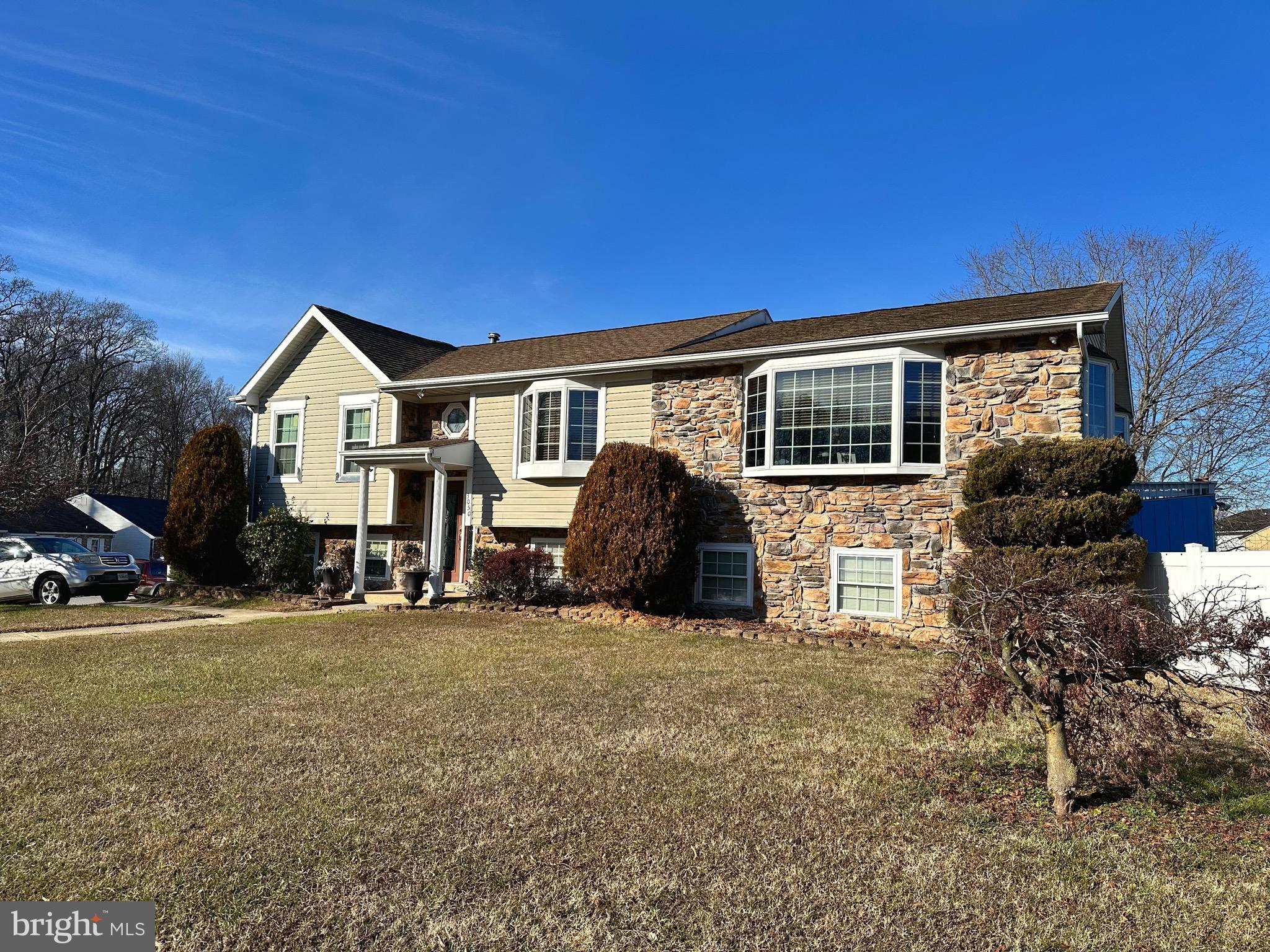 HARBOUR OAKS - Residential