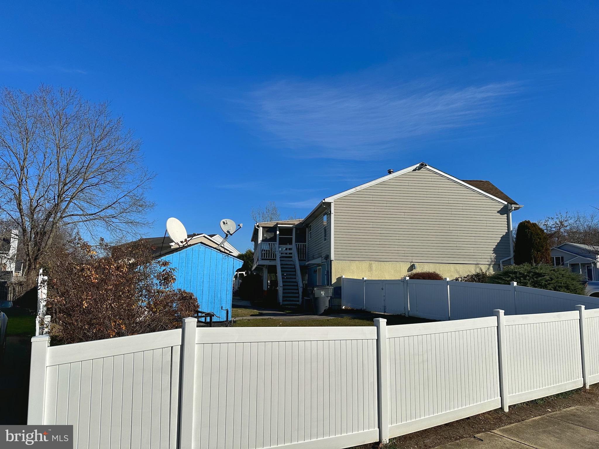 HARBOUR OAKS - Residential