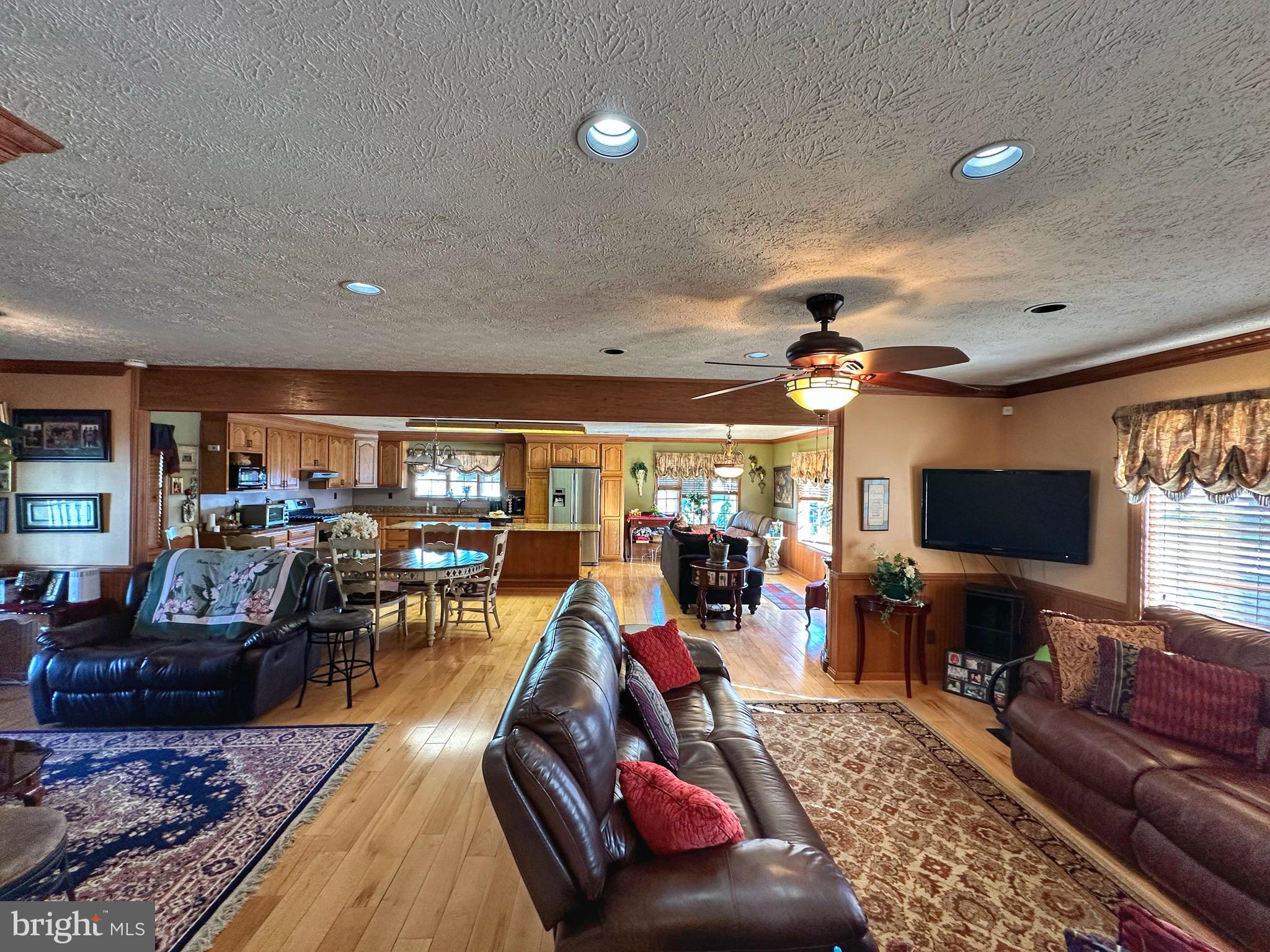 HARBOUR OAKS - Residential