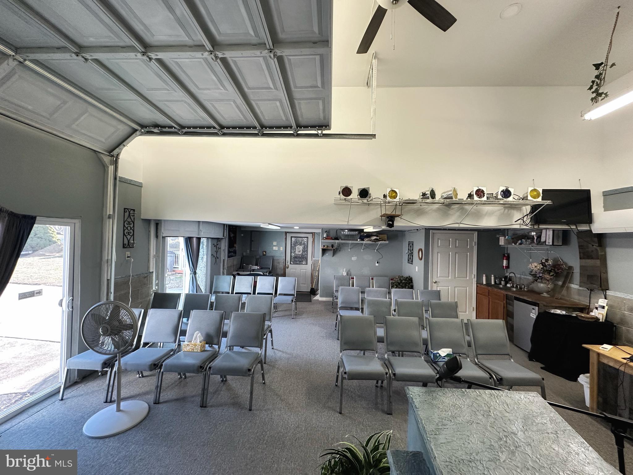 HARBOUR OAKS - Residential