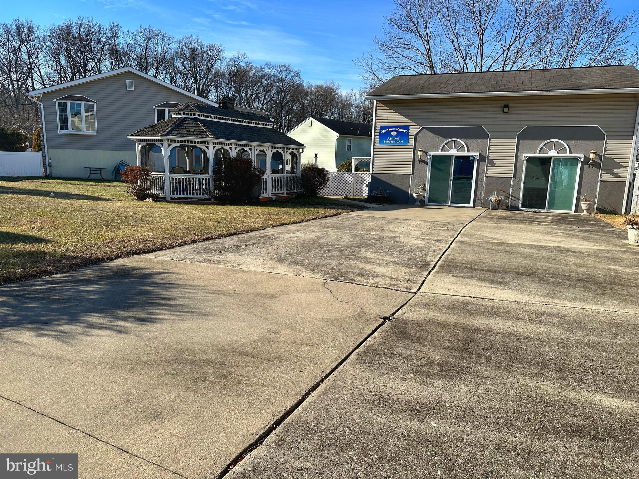 HARBOUR OAKS - Residential