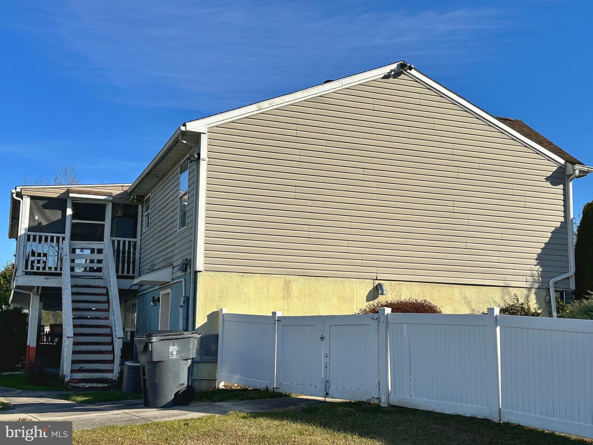 HARBOUR OAKS - Residential